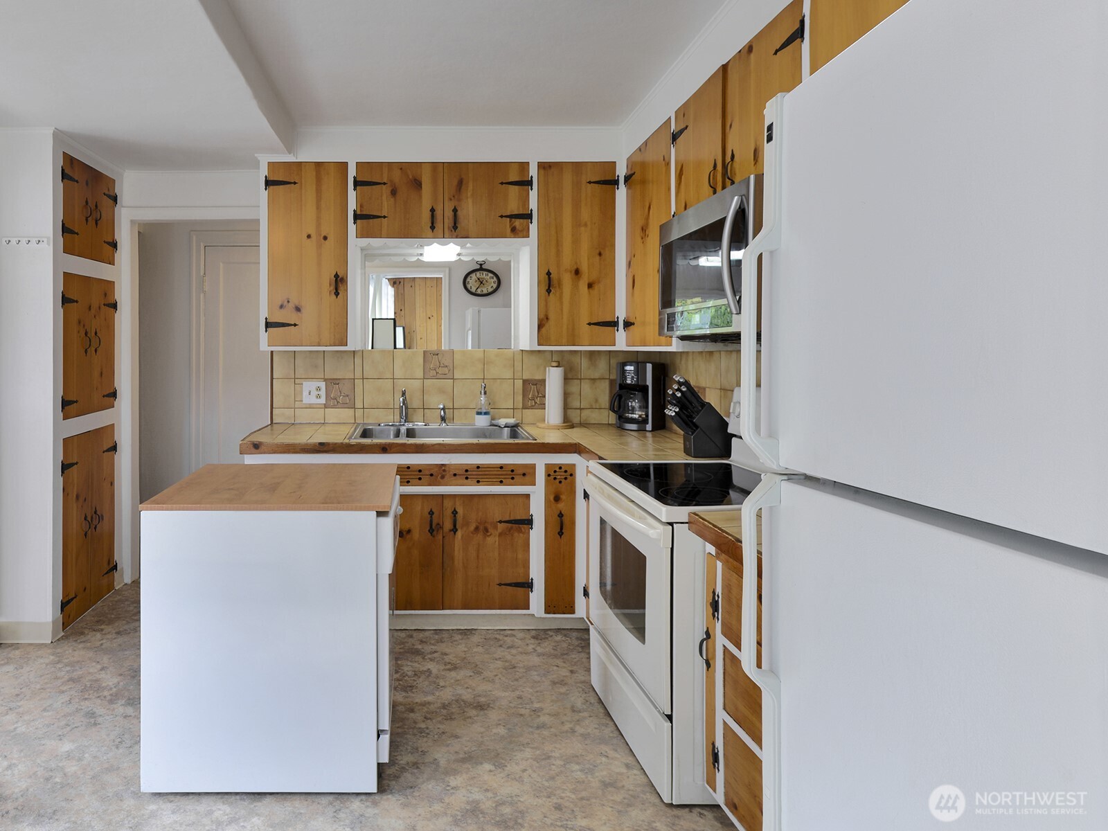 915 To 917 173rd Street Property Photo 9