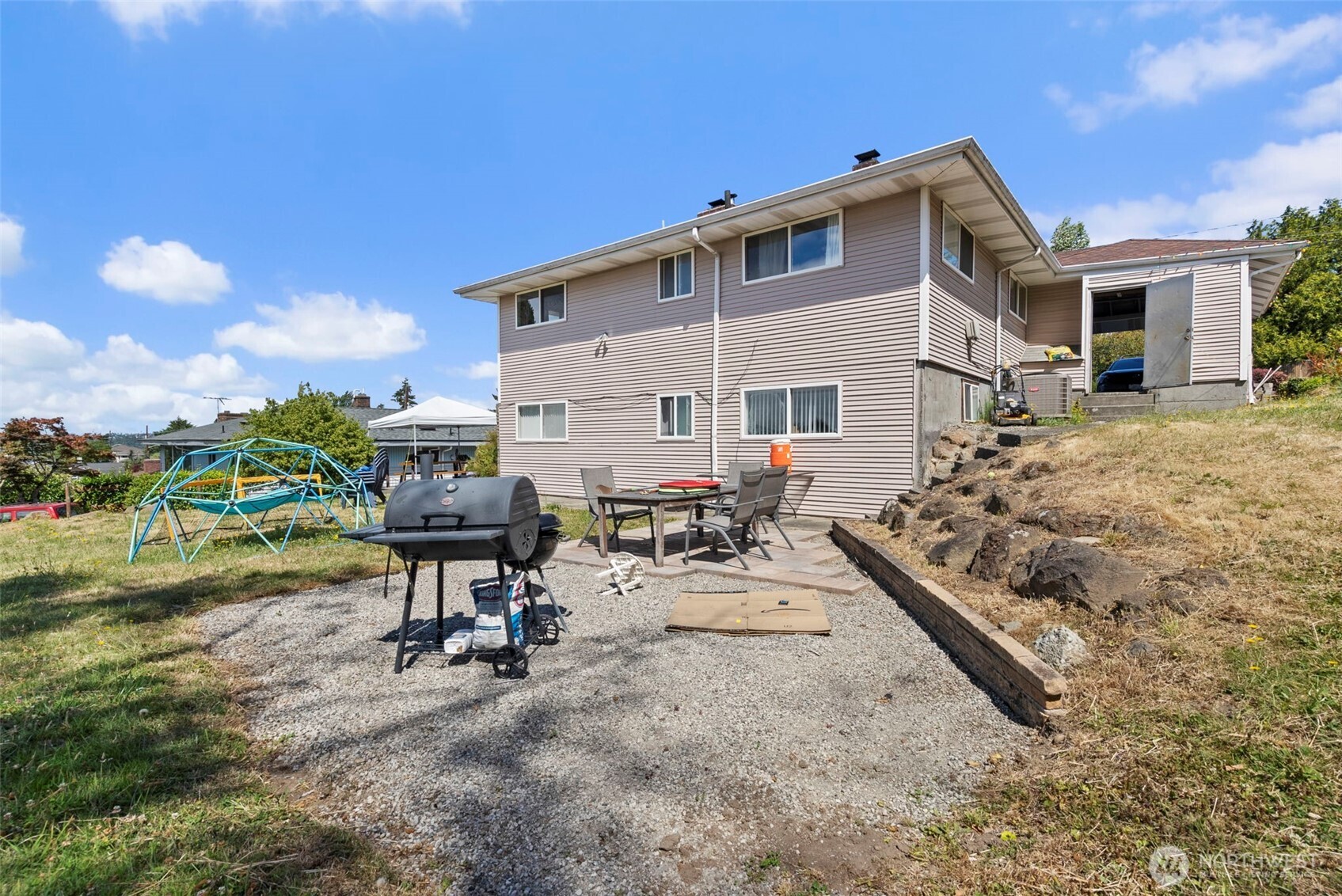 1735 S Pearl Street Property Photo 25