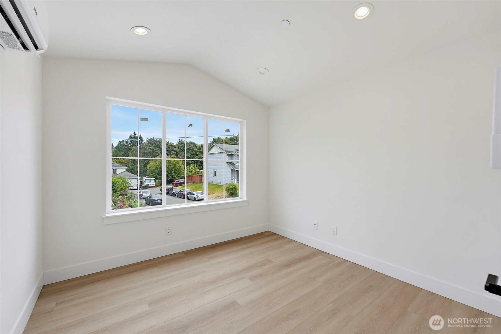 3710 E R St. Property Photo 28