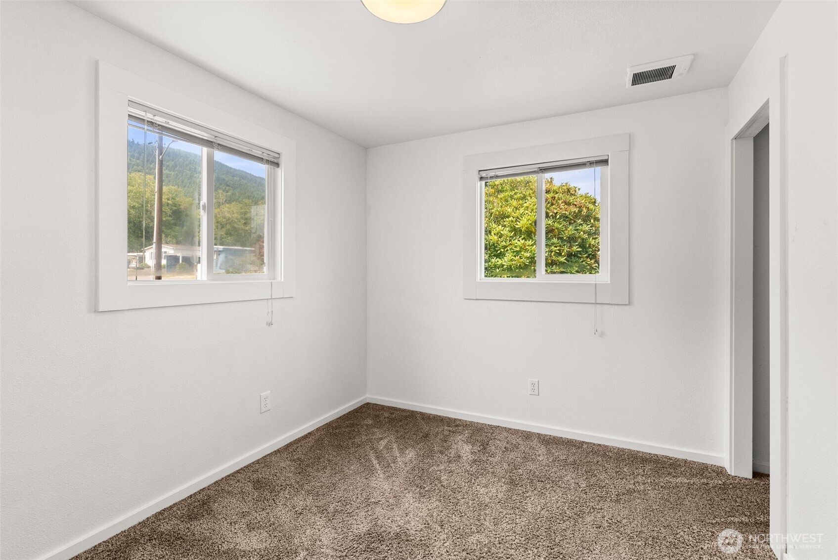 903 Howard Street Property Photo 10