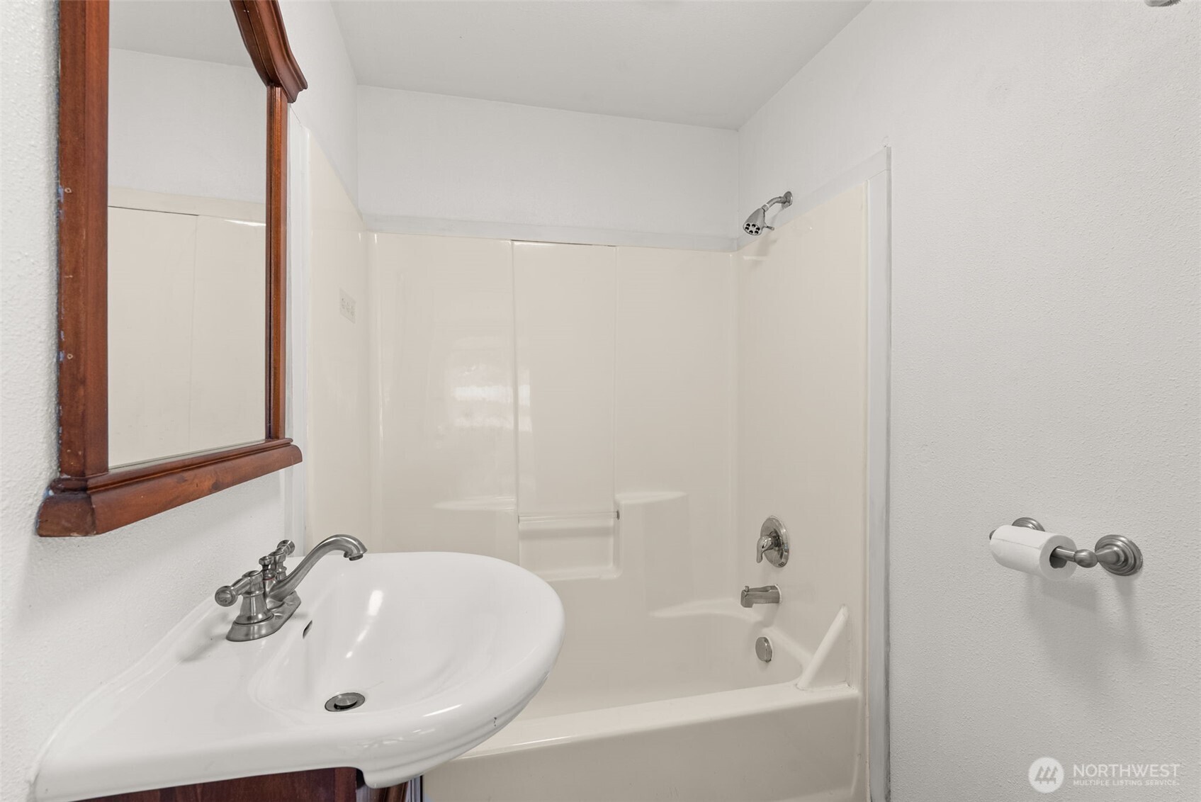 903 Howard Street Property Photo 12