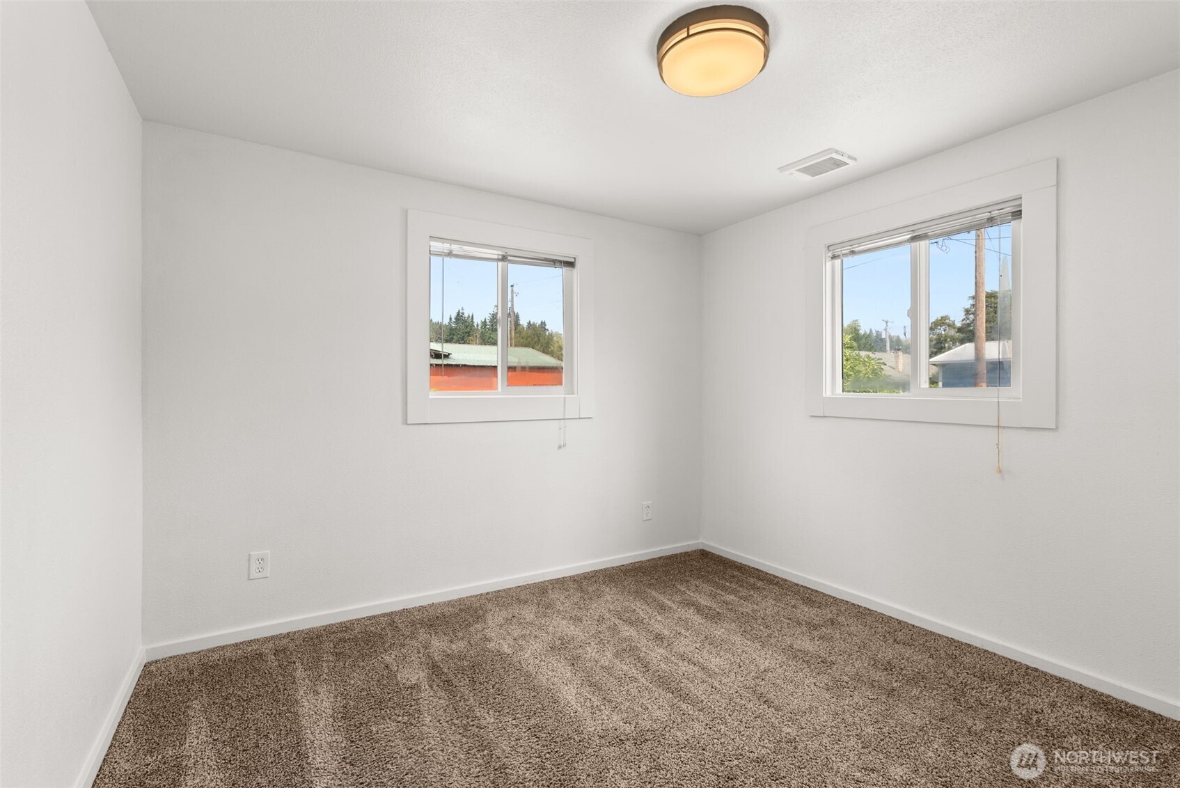 903 Howard Street Property Photo 13