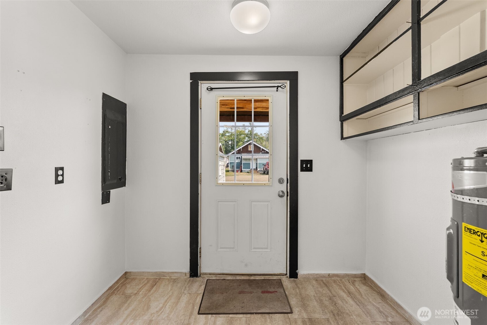903 Howard Street Property Photo 14