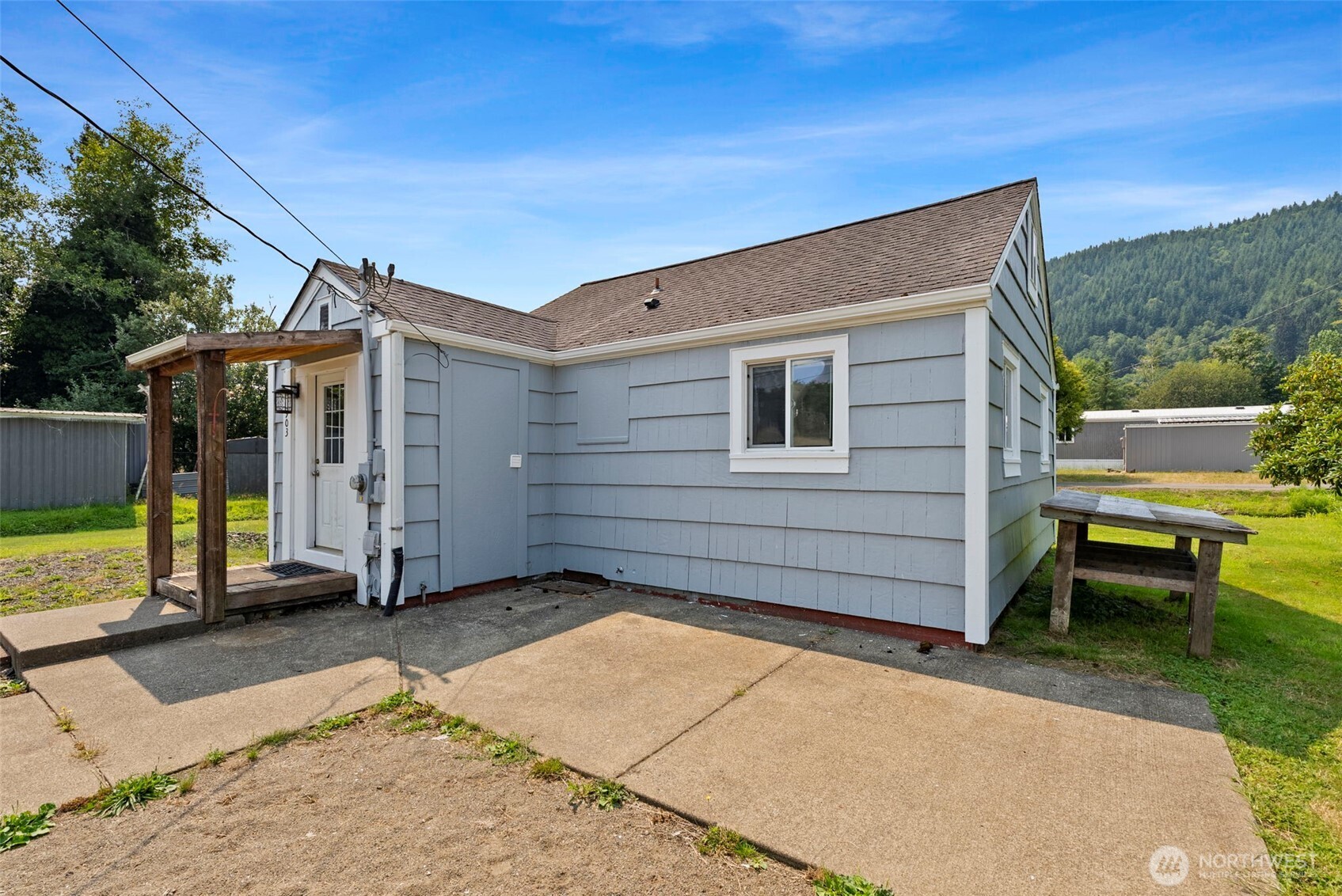 903 Howard Street Property Photo 16