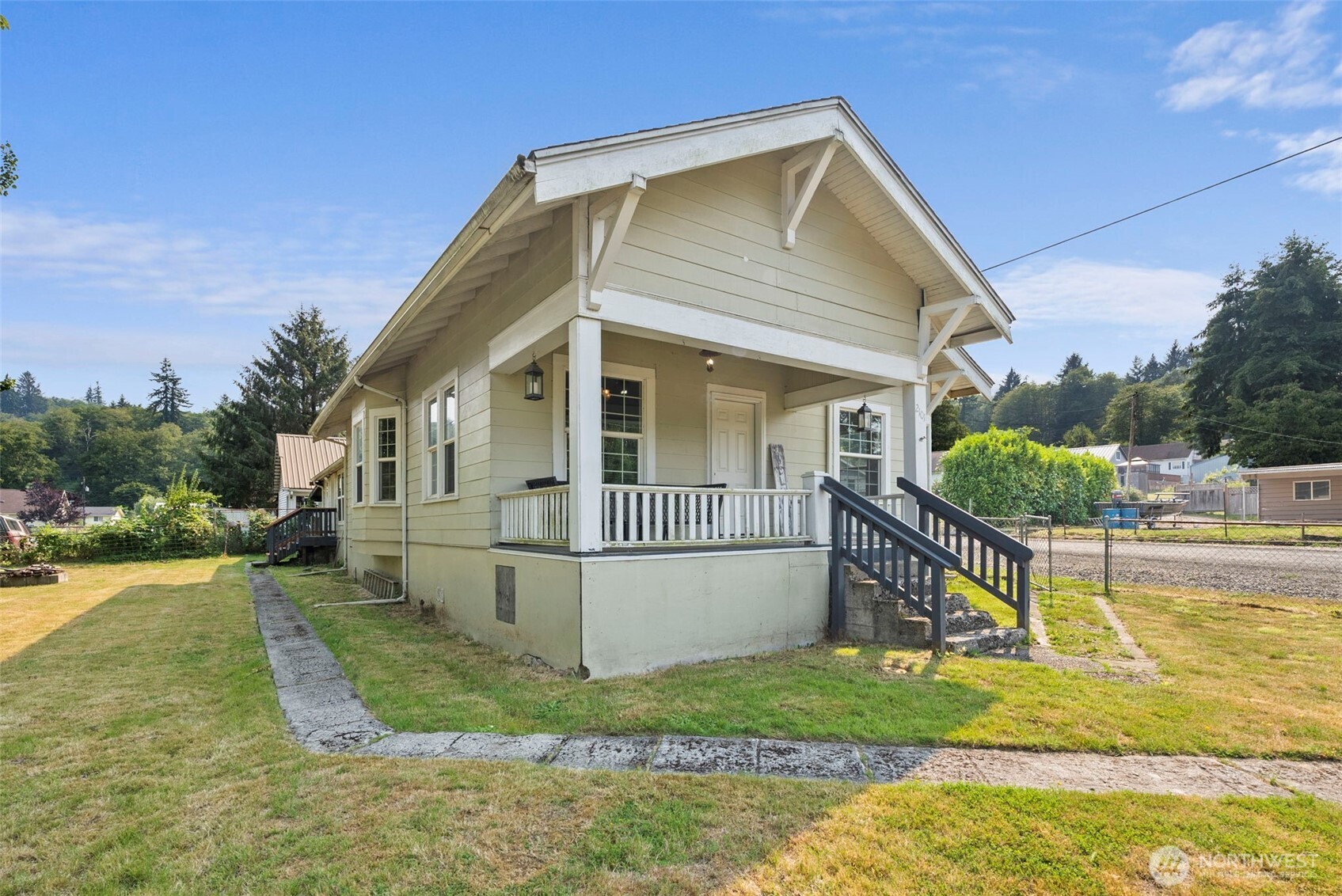 2101 Henkle Street Property Photo 3