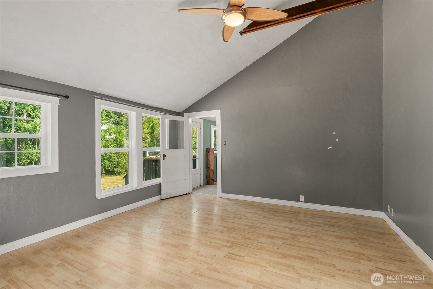 2101 Henkle Street Property Photo 16