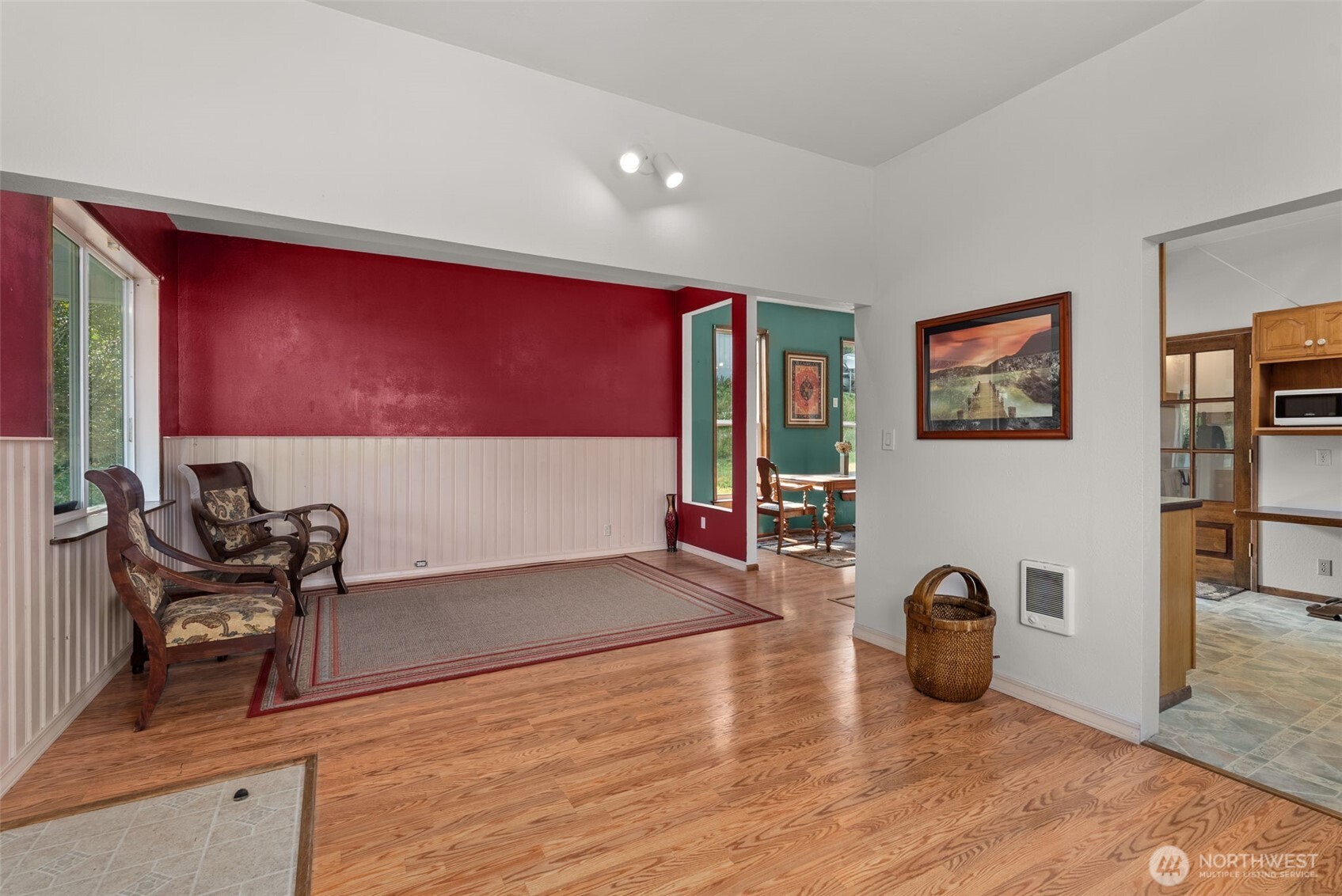 401 B Street Property Photo 6