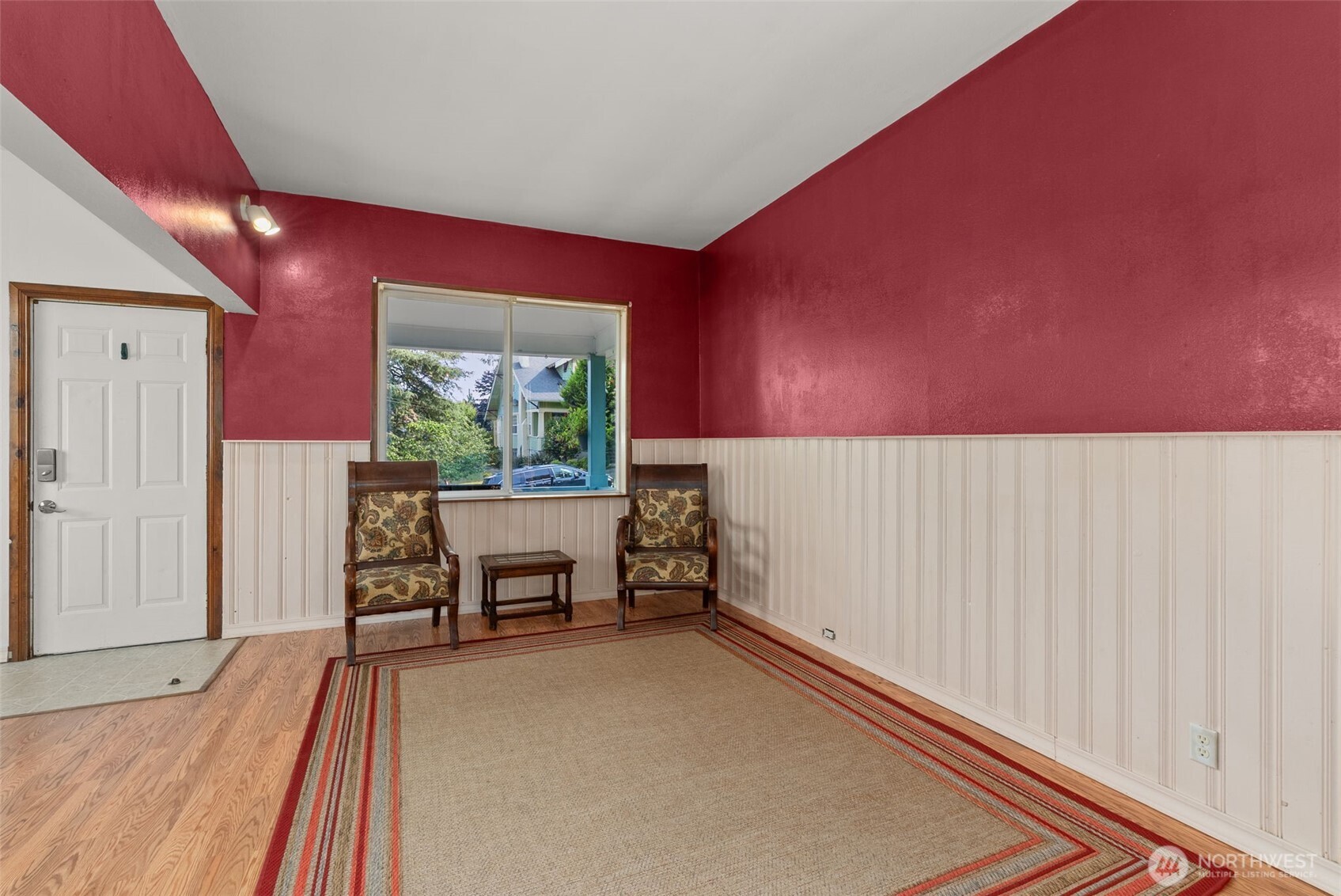 401 B Street Property Photo 9