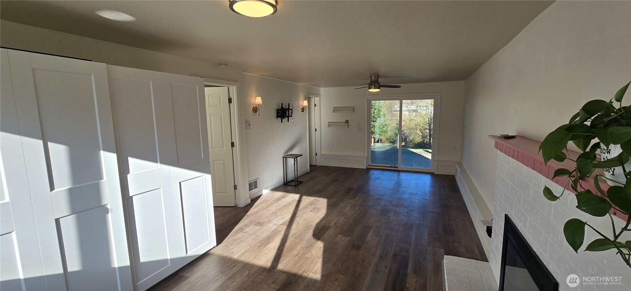 115 E Roberts Place Property Photo 12