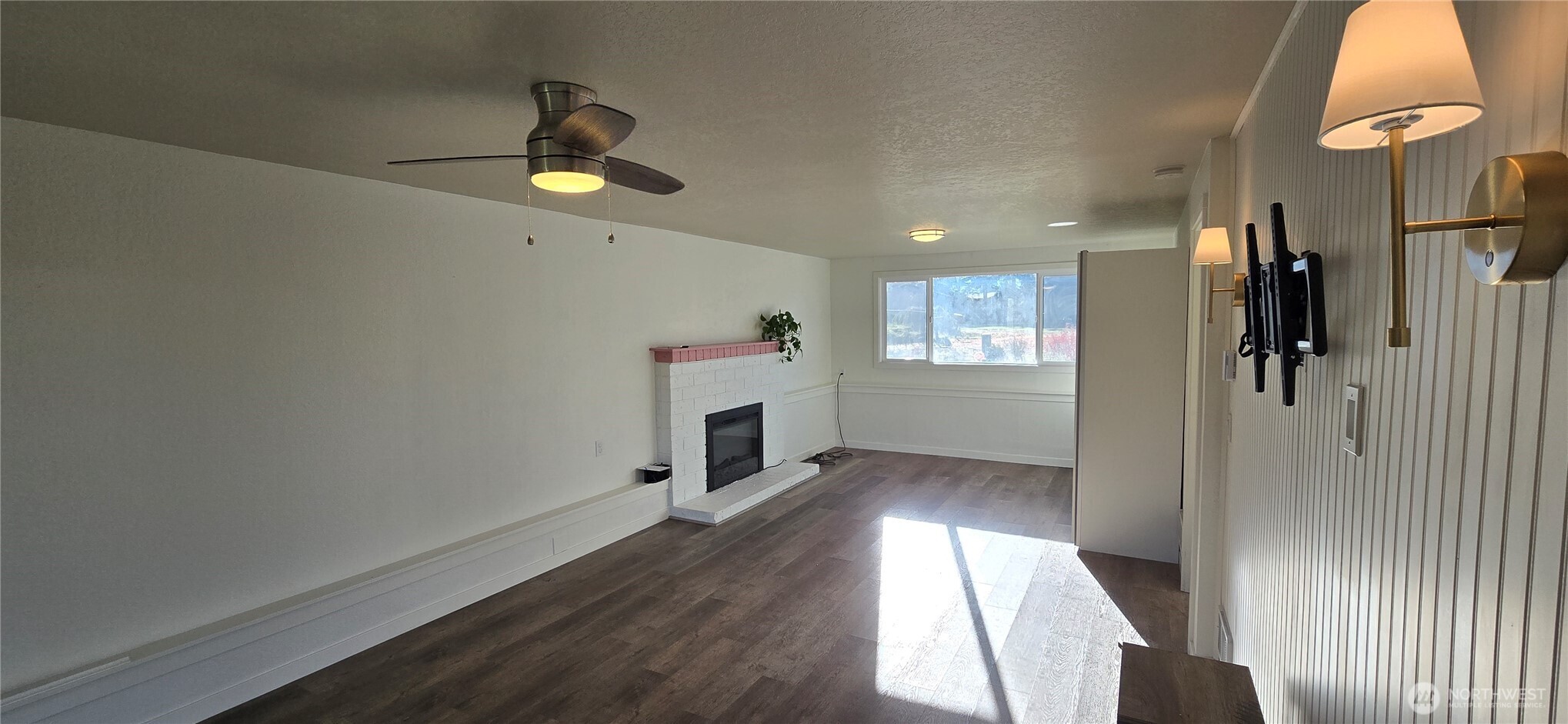 115 E Roberts Place Property Photo 13