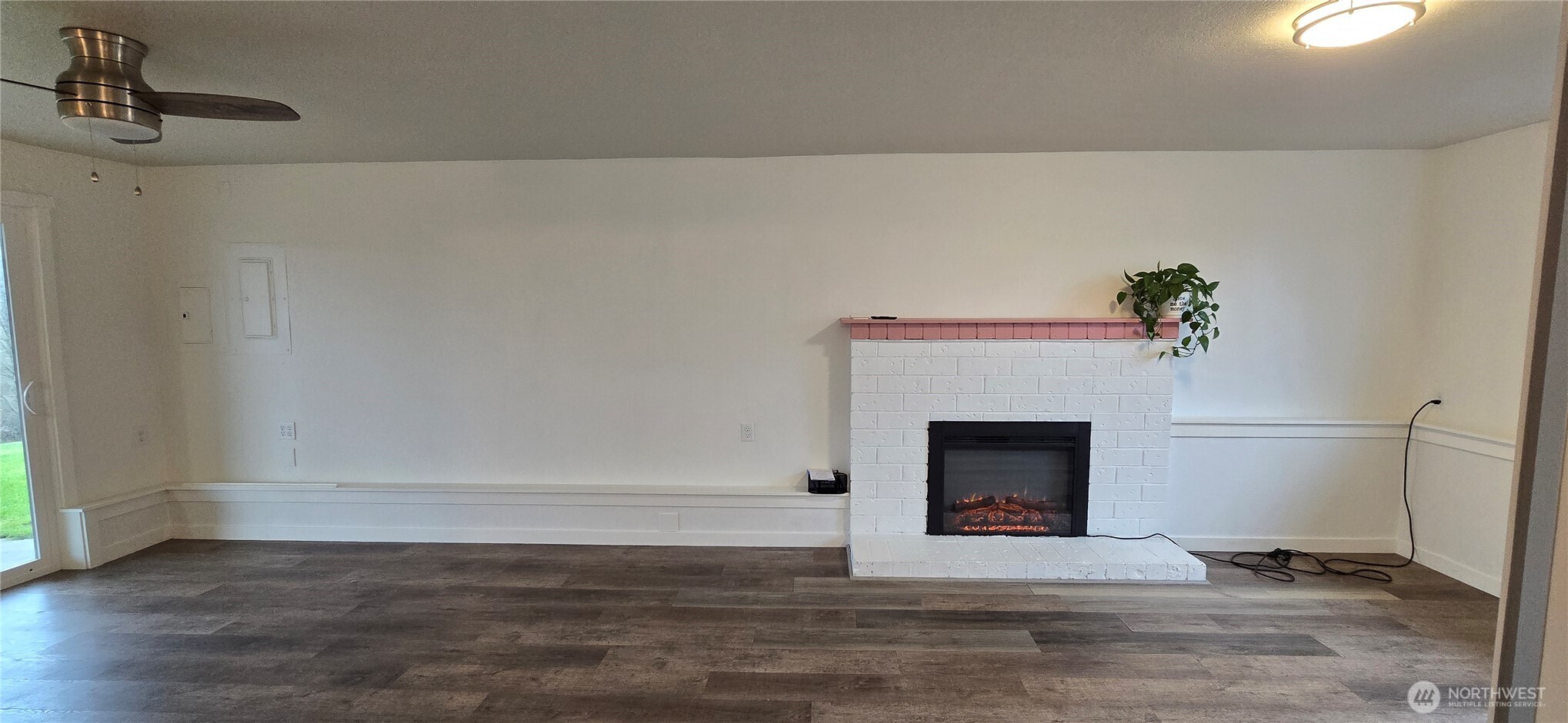 115 E Roberts Place Property Photo 15
