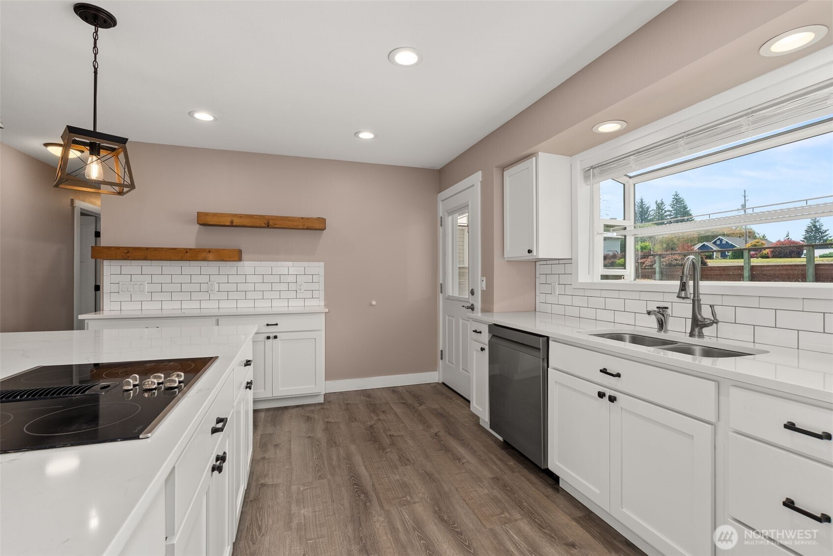 706 Bradford Street Property Photo 12