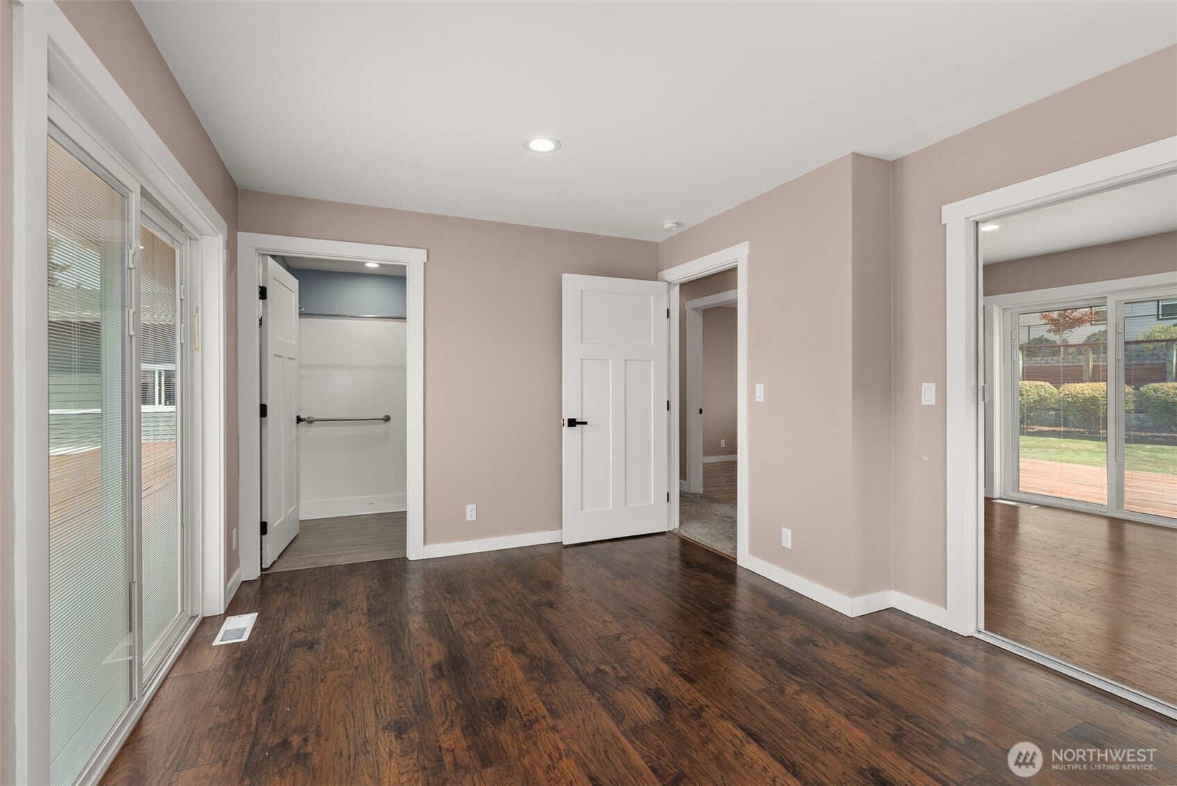 706 Bradford Street Property Photo 17