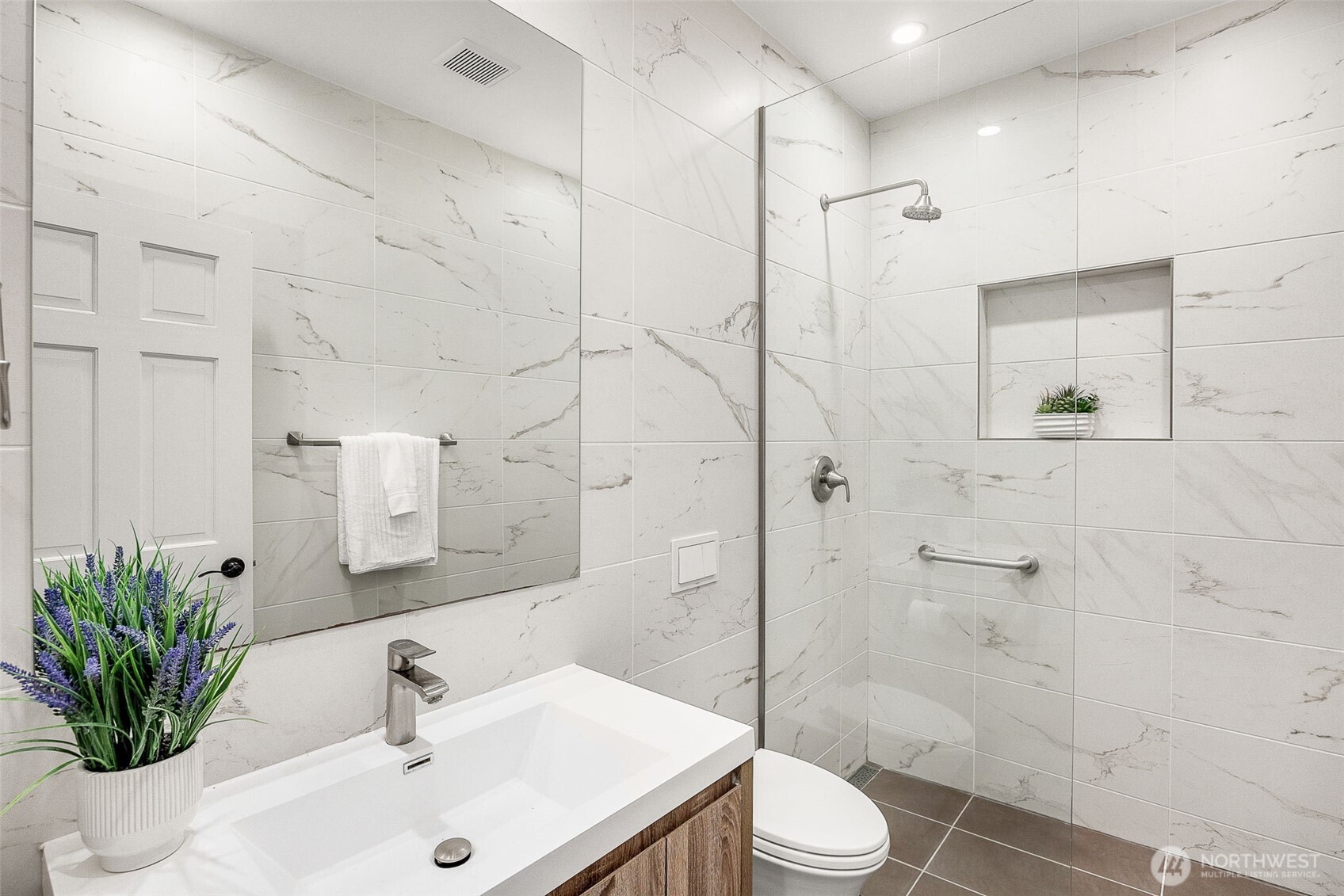17033 Ne 108th Way Property Photo 14