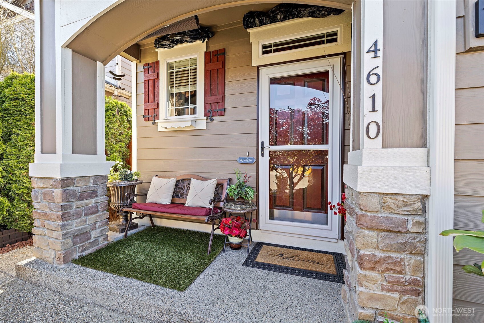 4610 146th Place Property Photo 2