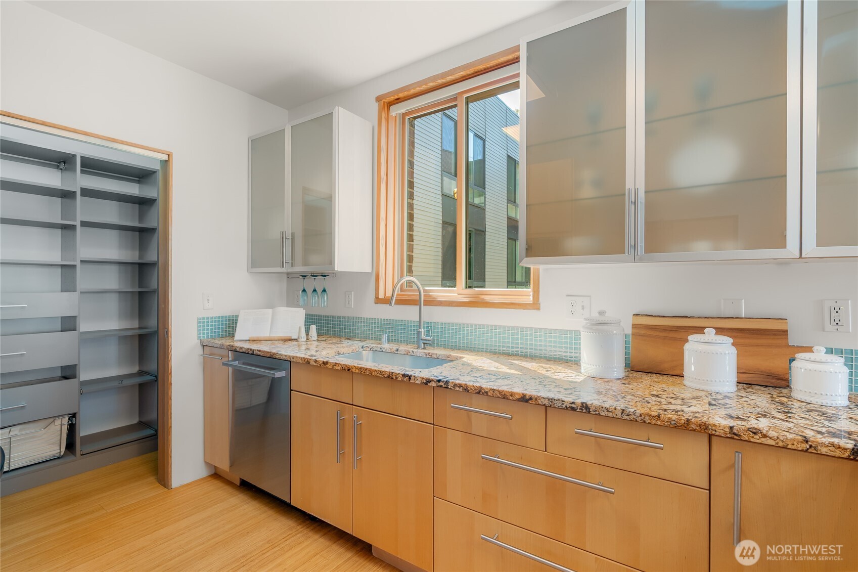 1122 Broadway 301 Property Photo 11