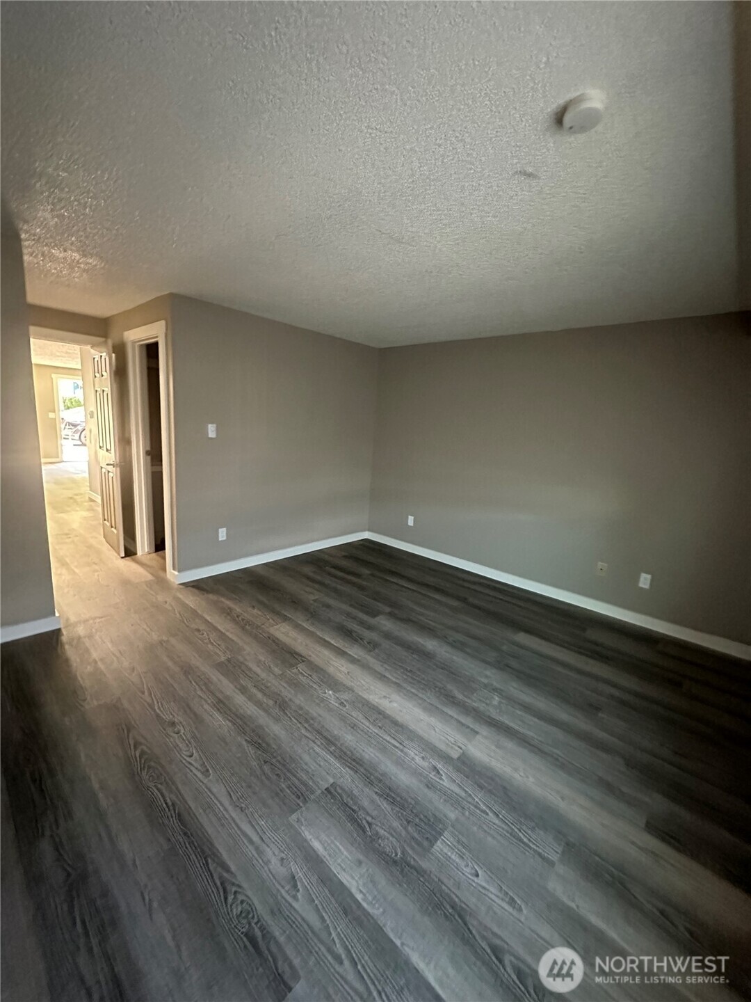 519 Burnett Avenue 1 Property Photo 5