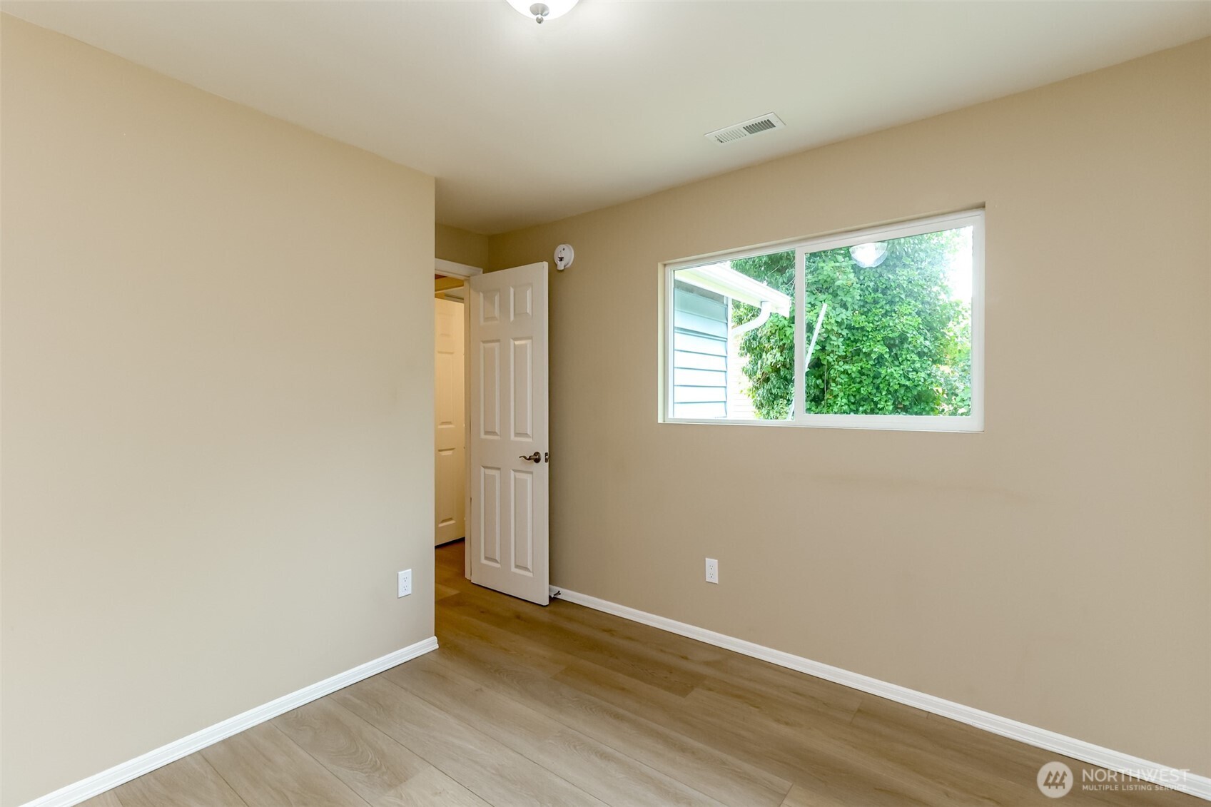 11049 18th Avenue Property Photo 20