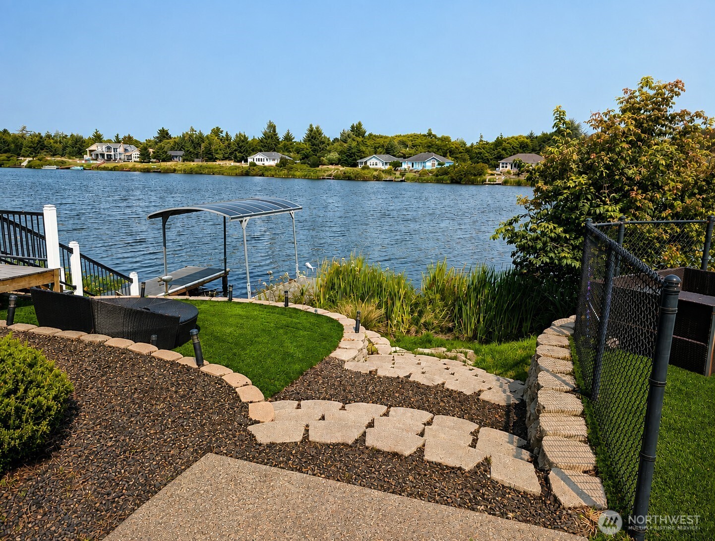 570 Weatherwax Loop Property Photo 4