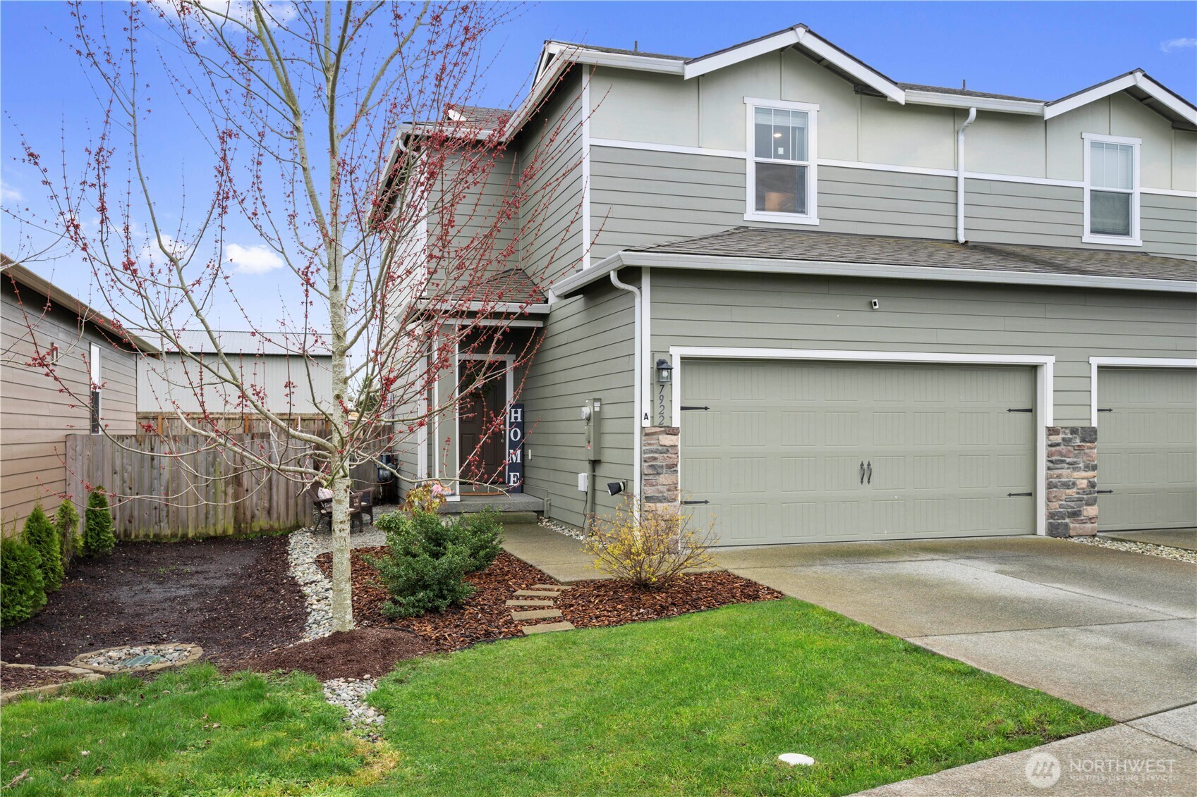 7922 285th Place A Property Photo 1