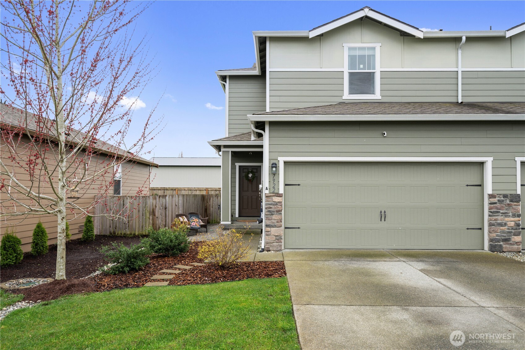 7922 285th Place A Property Photo 2