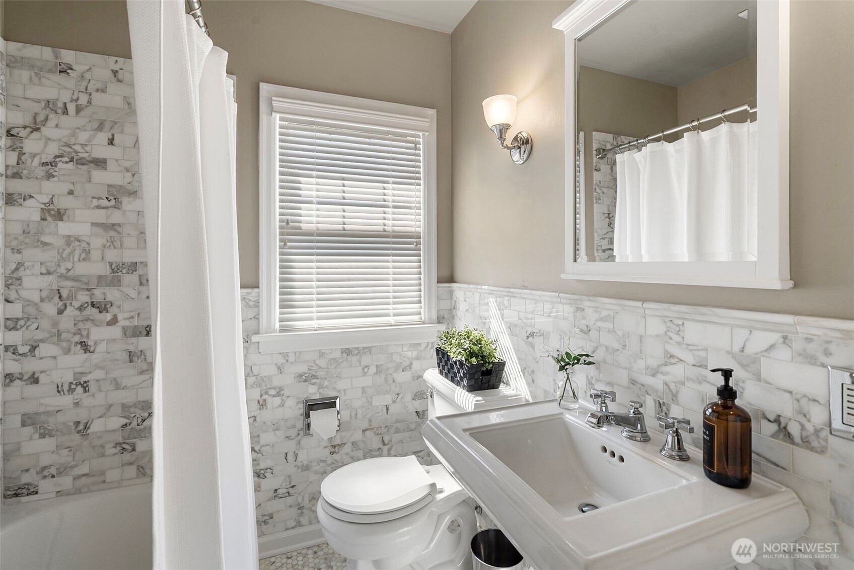 1012 N Park Drive Property Photo 17