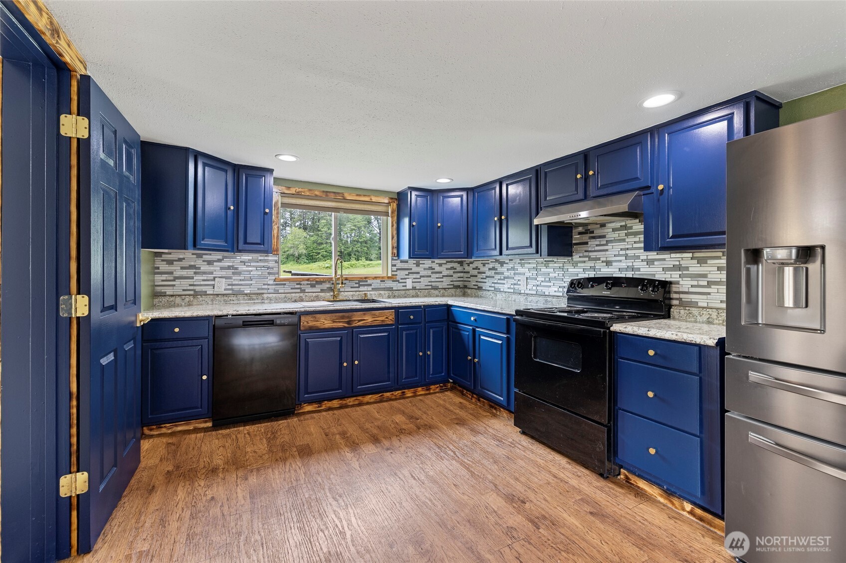 7288 Carlson Road Property Photo 6