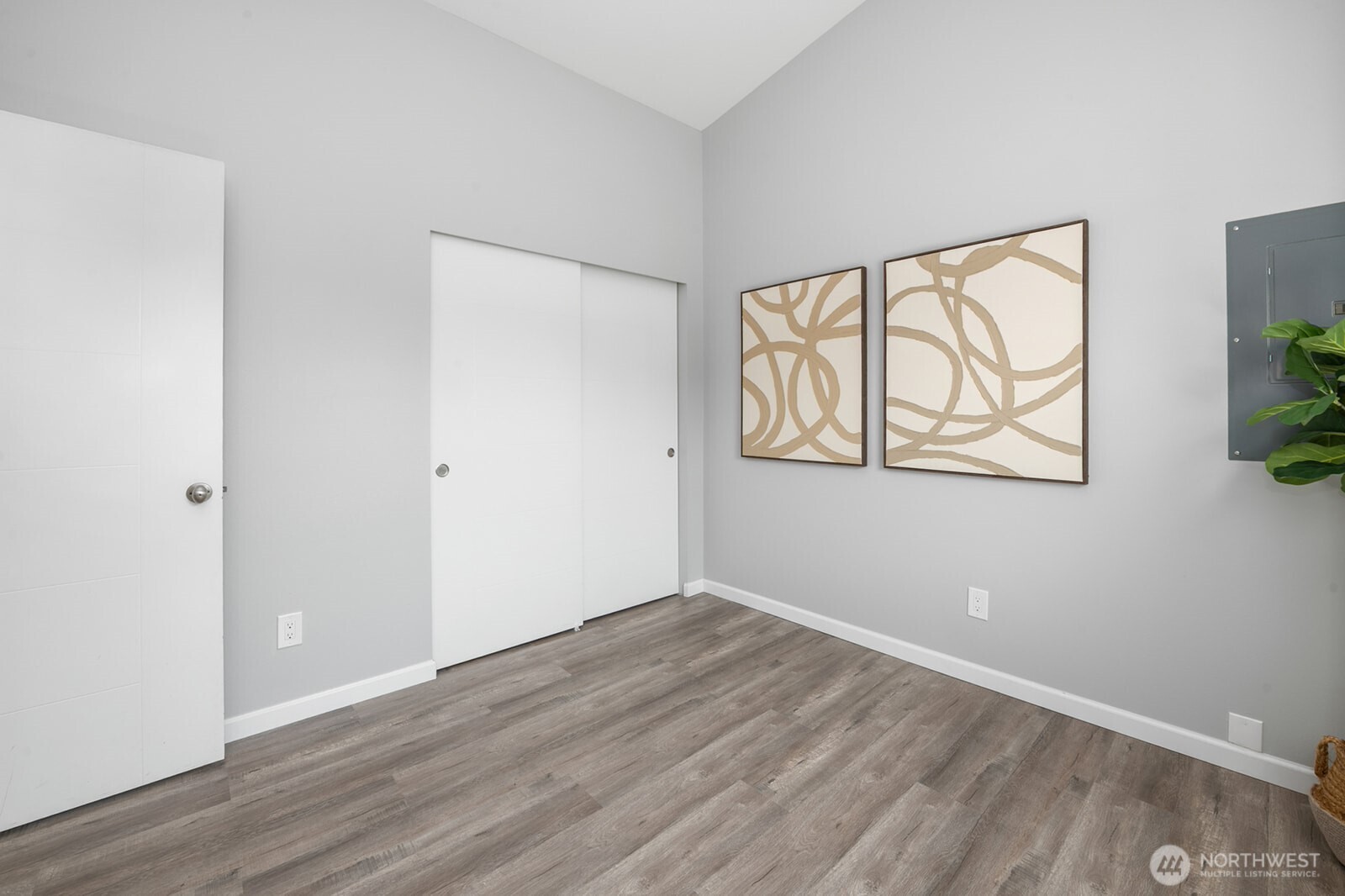 320 Marine View Drive Property Photo 9
