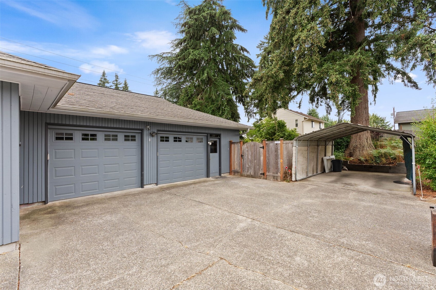 921 S 7th Avenue Property Photo 4
