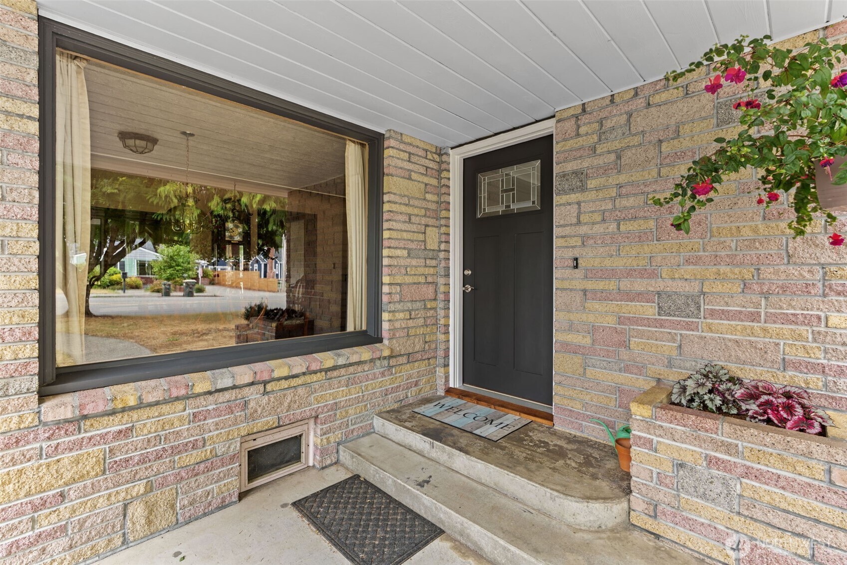 921 S 7th Avenue Property Photo 6