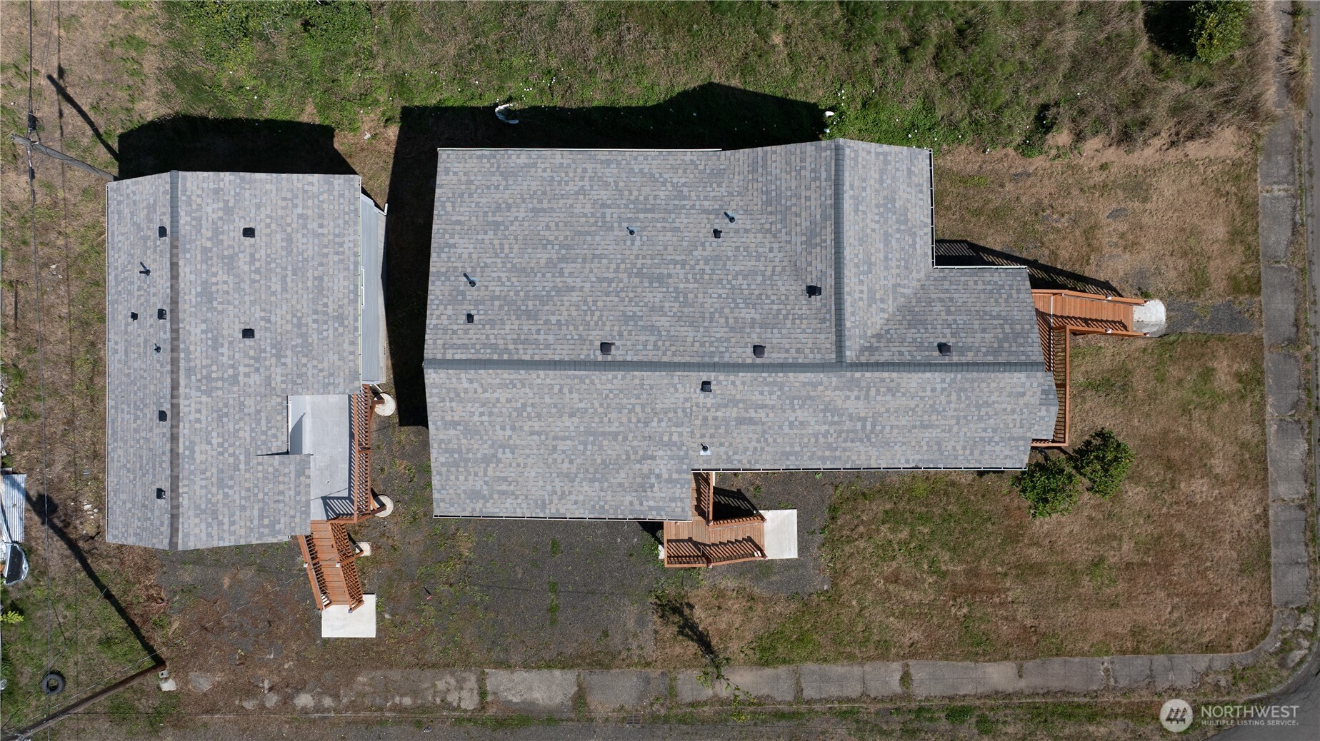 1720 W Market Street Property Photo 3