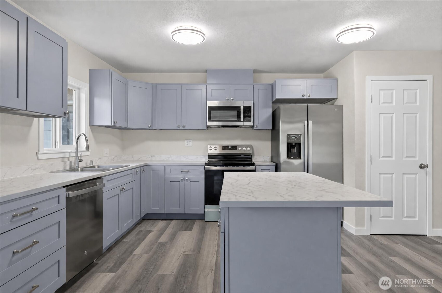 1720 W Market Street Property Photo 5