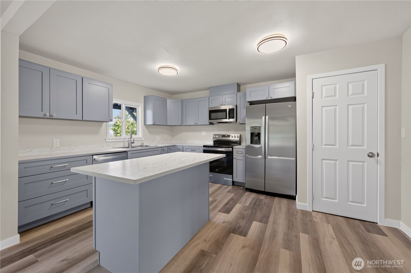 1720 W Market Street Property Photo 6