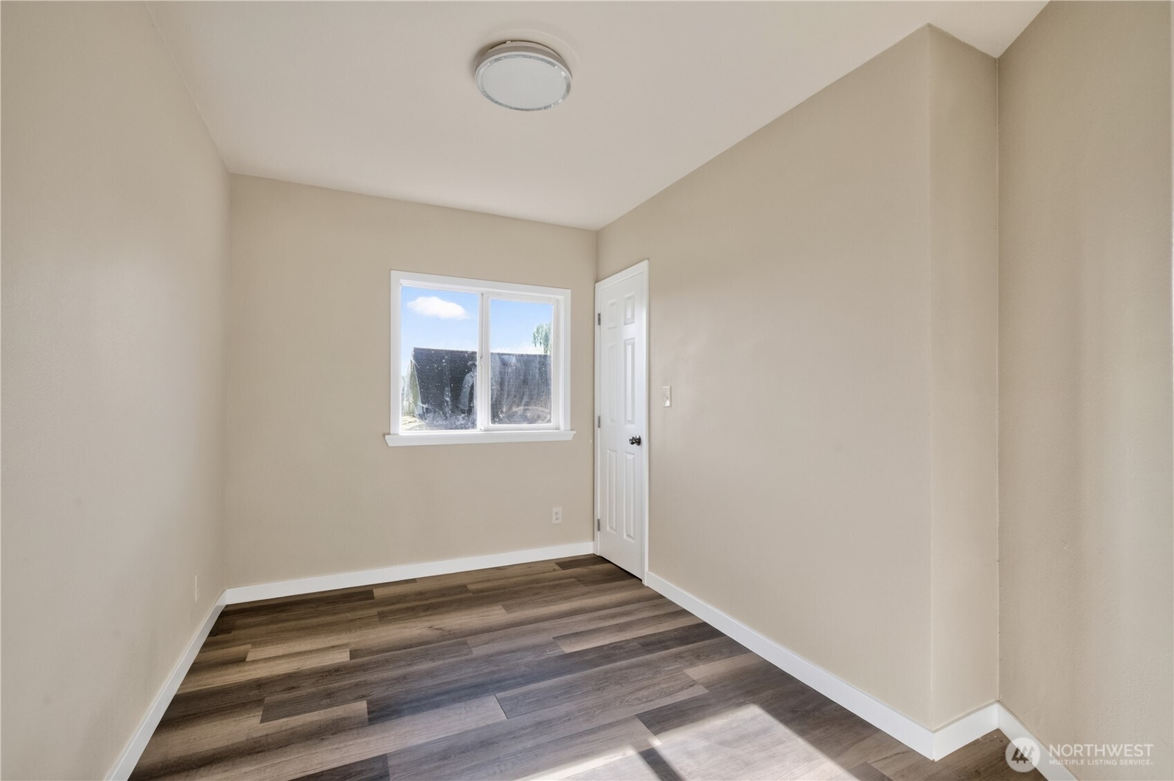 1720 W Market Street Property Photo 15
