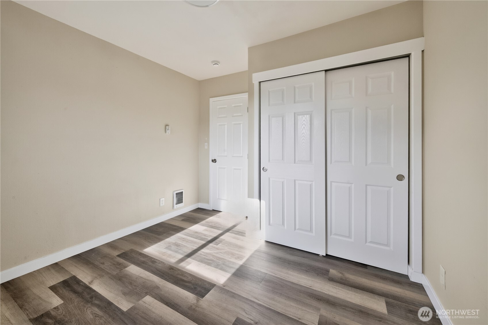 1720 W Market Street Property Photo 17