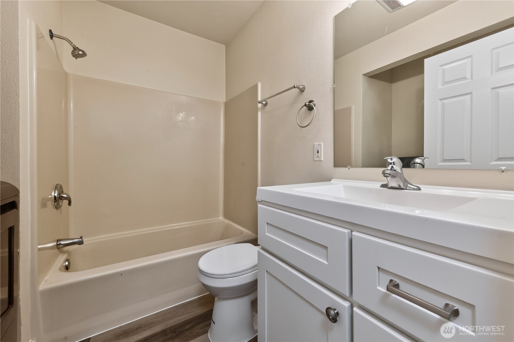 1720 W Market Street Property Photo 18