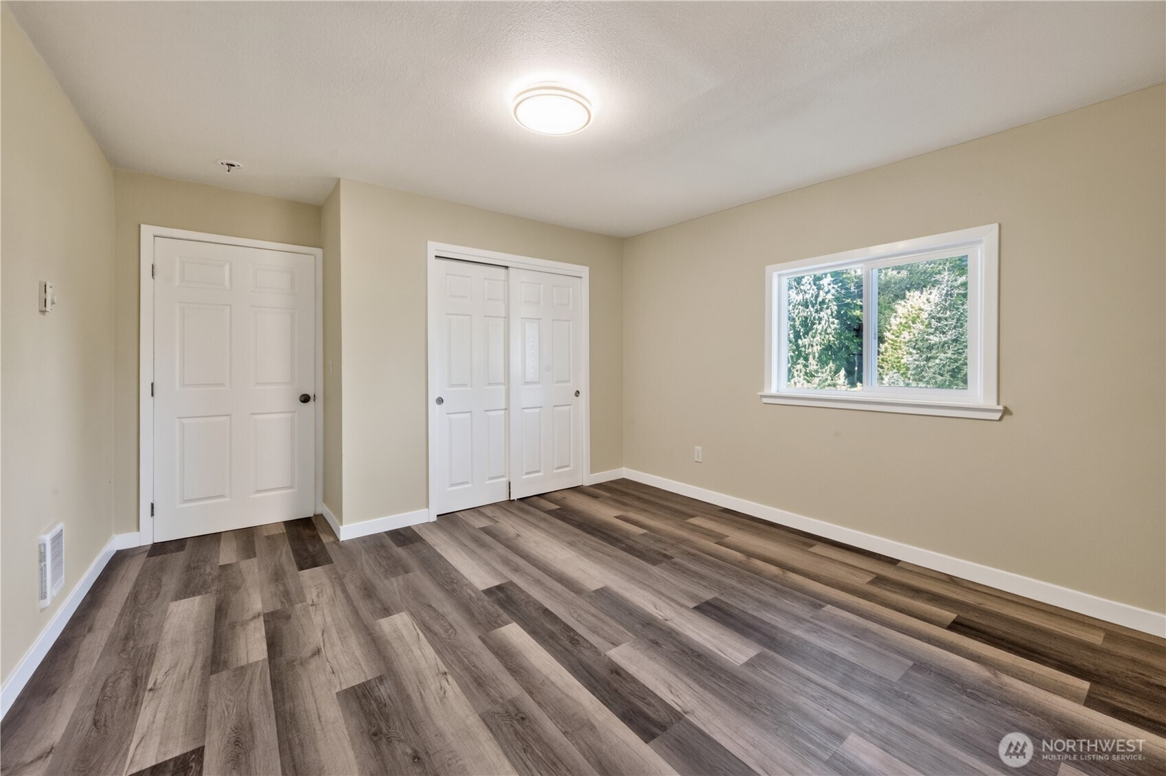 1720 W Market Street Property Photo 20