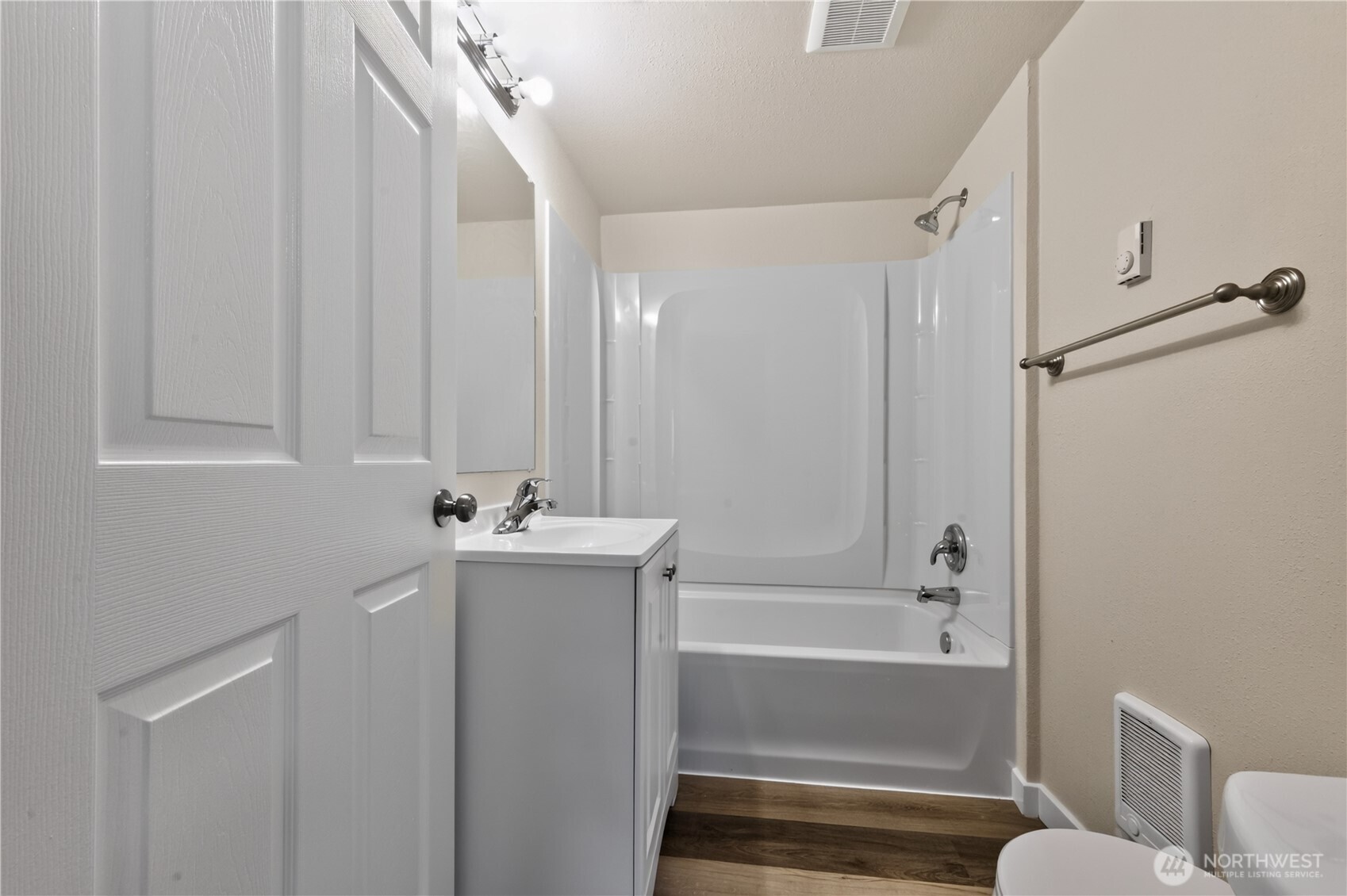 1720 W Market Street Property Photo 23