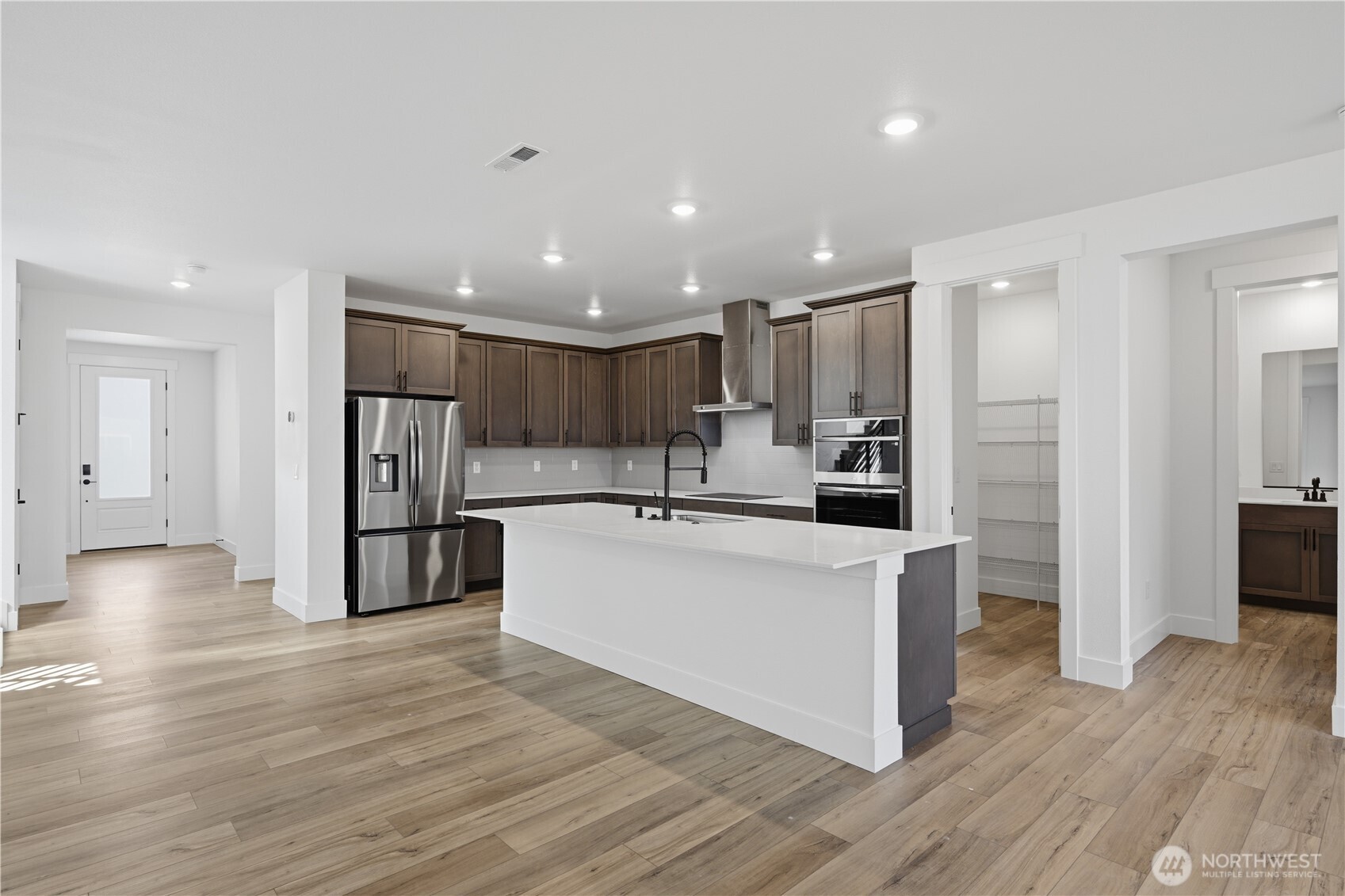20405 Mystic Place Property Photo 3