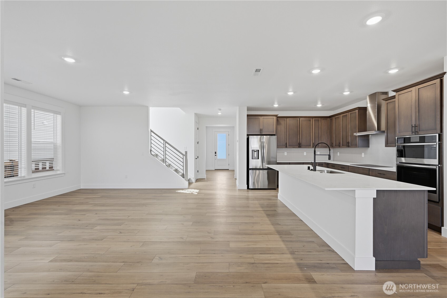 20405 Mystic Place Property Photo 4