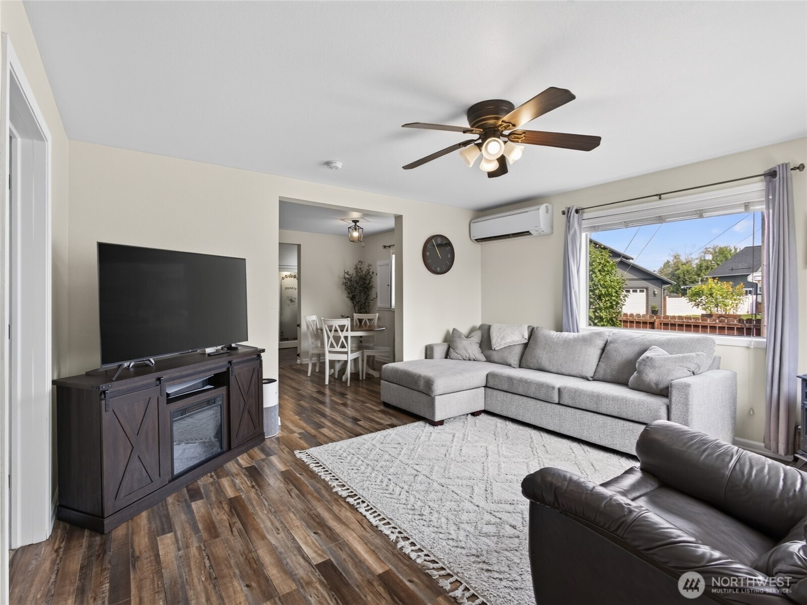211 S Perkins Street Property Photo 4
