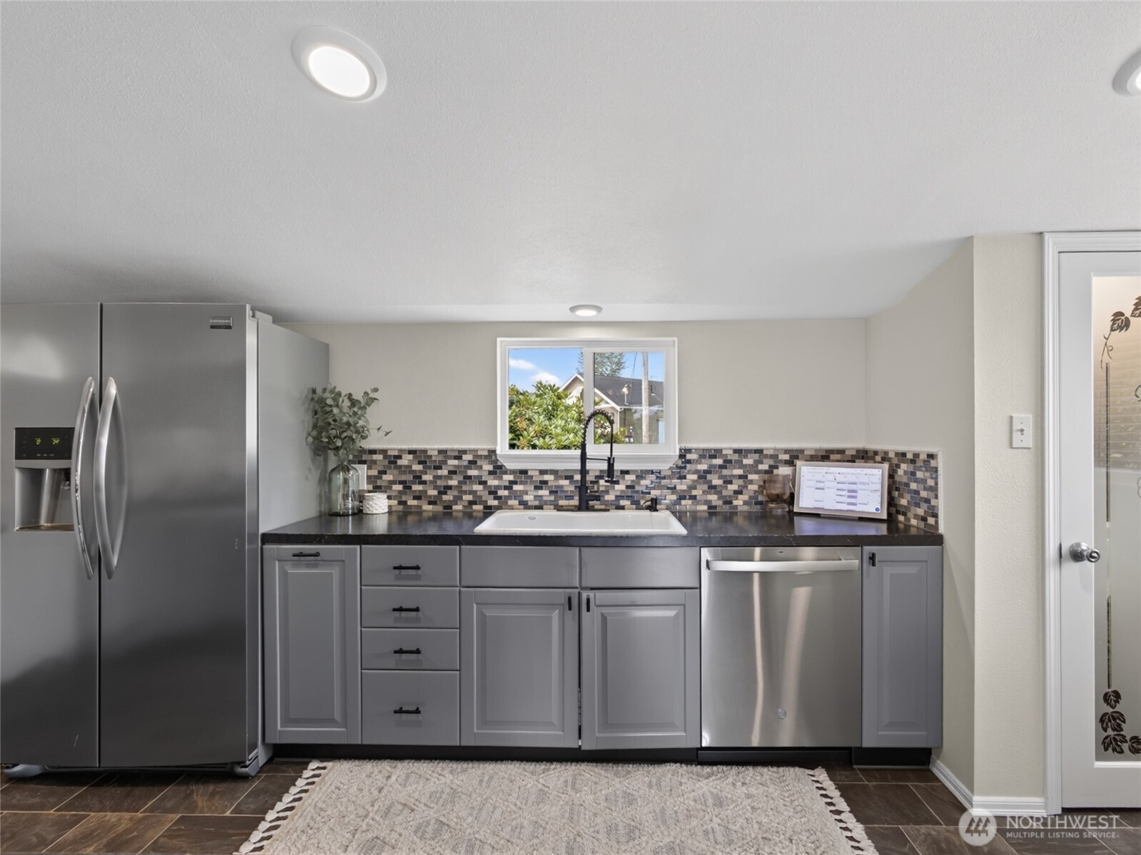 211 S Perkins Street Property Photo 7