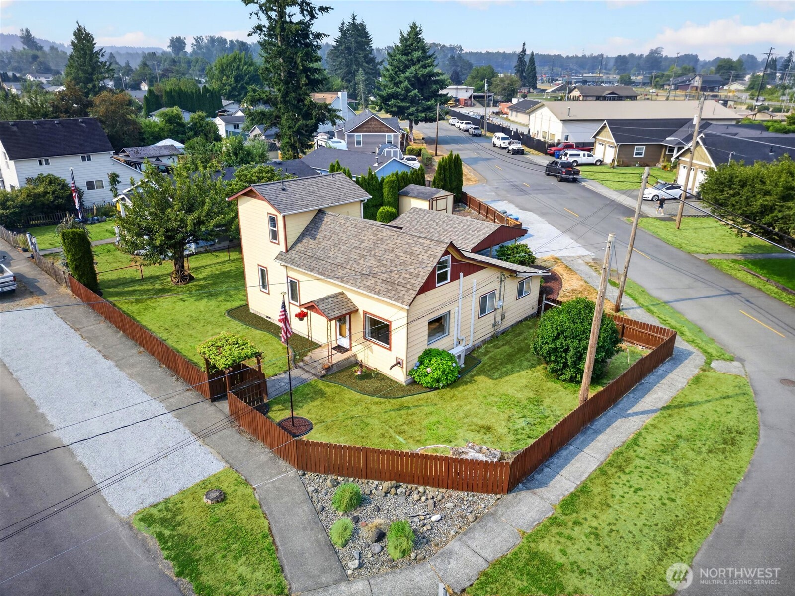 211 S Perkins Street Property Photo 20