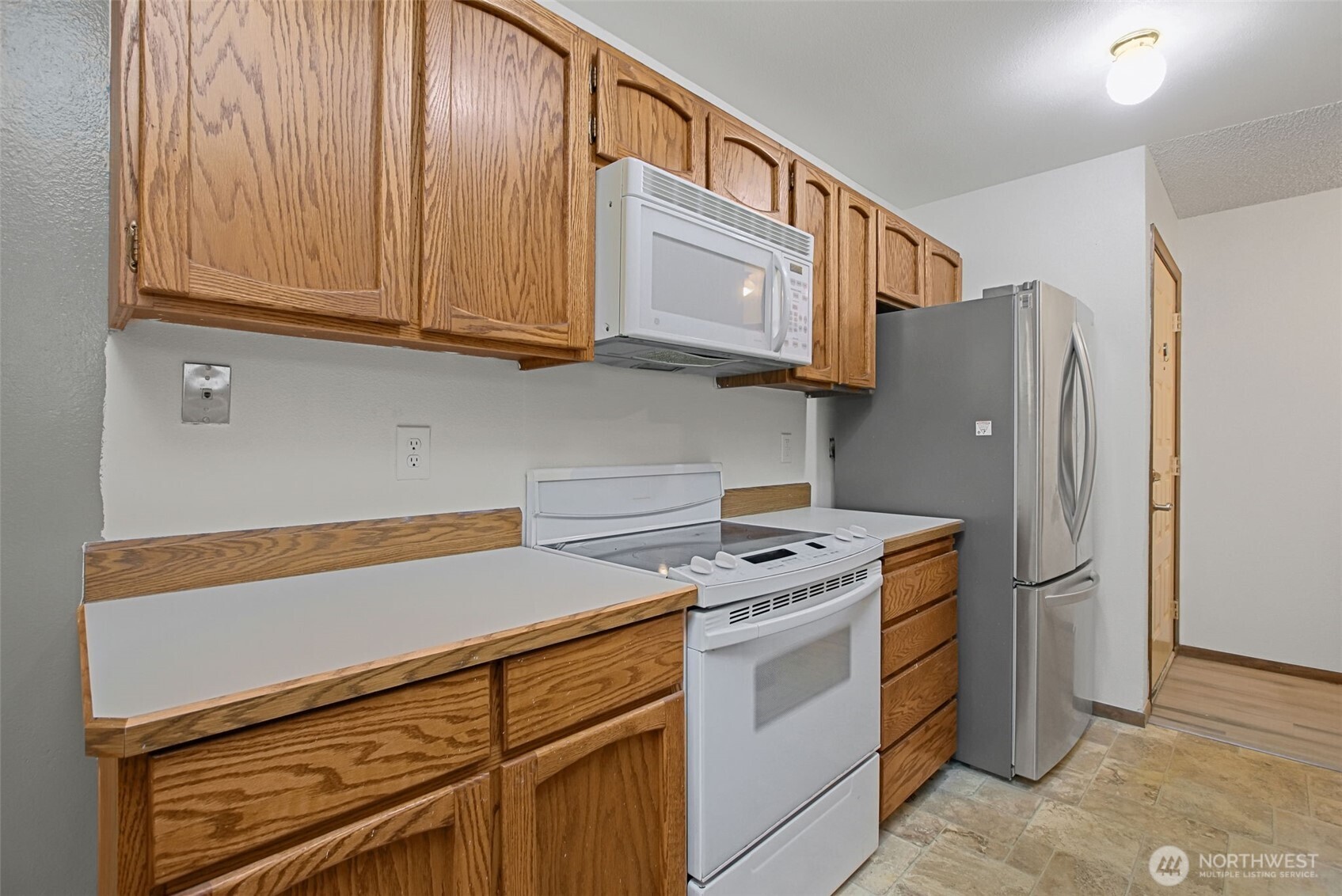 17430 Ambaum Boulevard 37 Property Photo 12