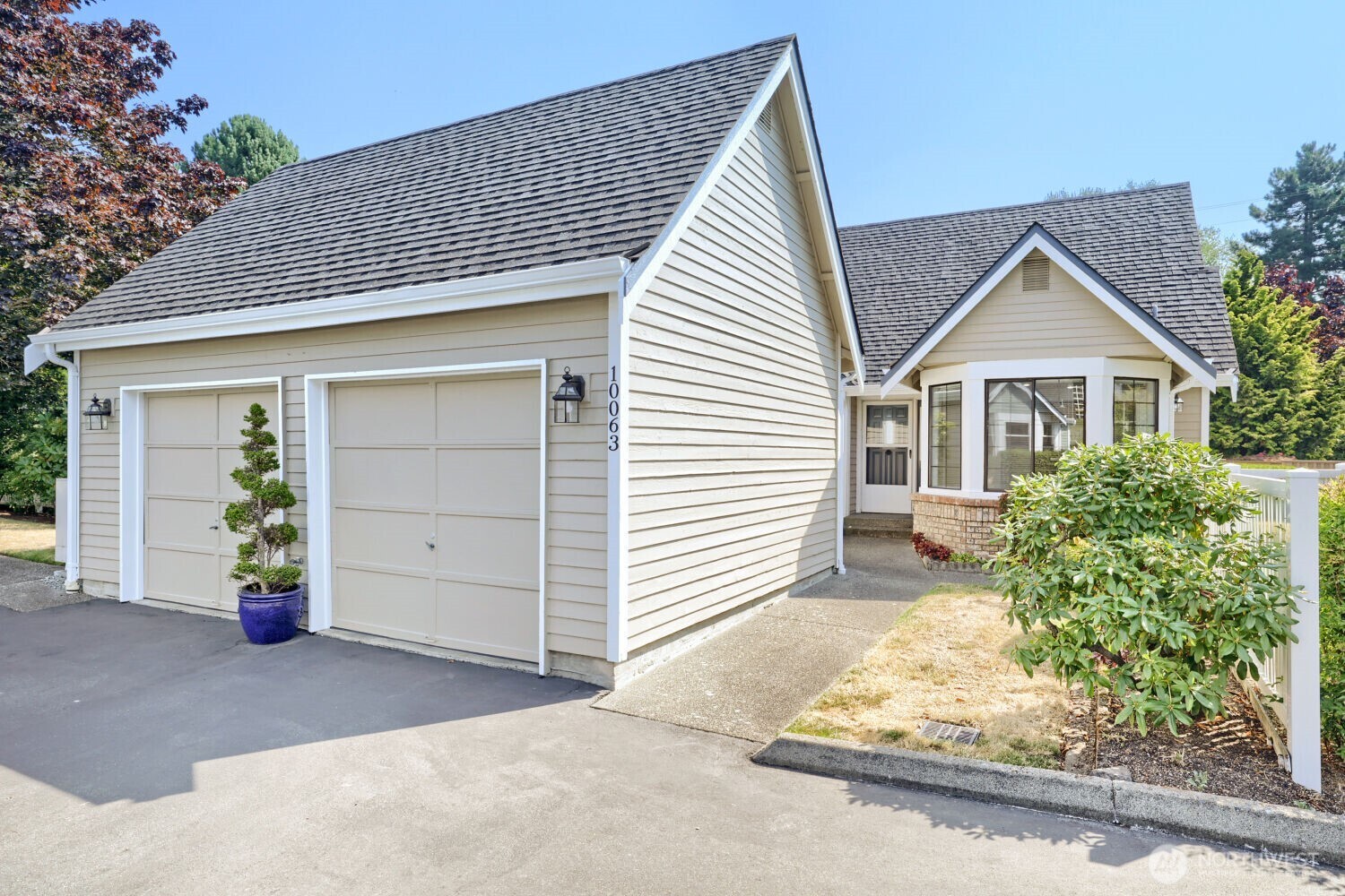 10063 Wallingford Avenue Property Photo 2