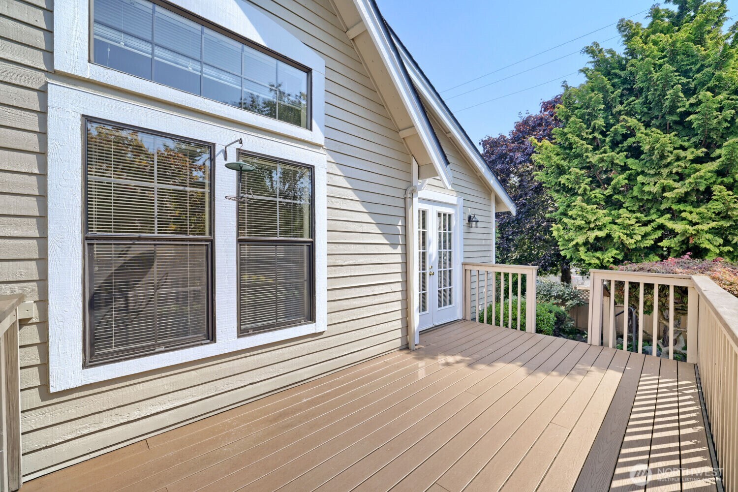 10063 Wallingford Avenue Property Photo 7