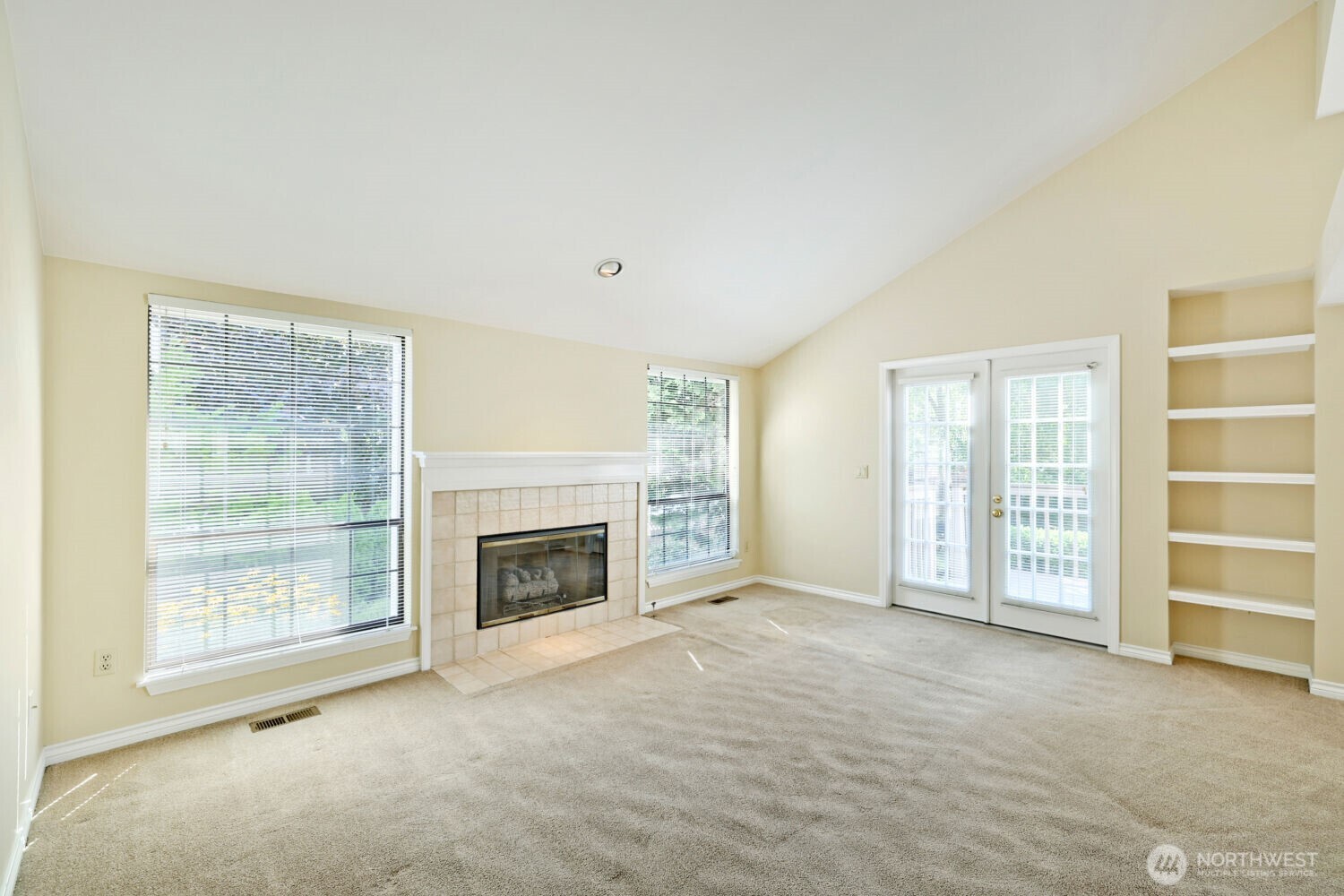 10063 Wallingford Avenue Property Photo 10