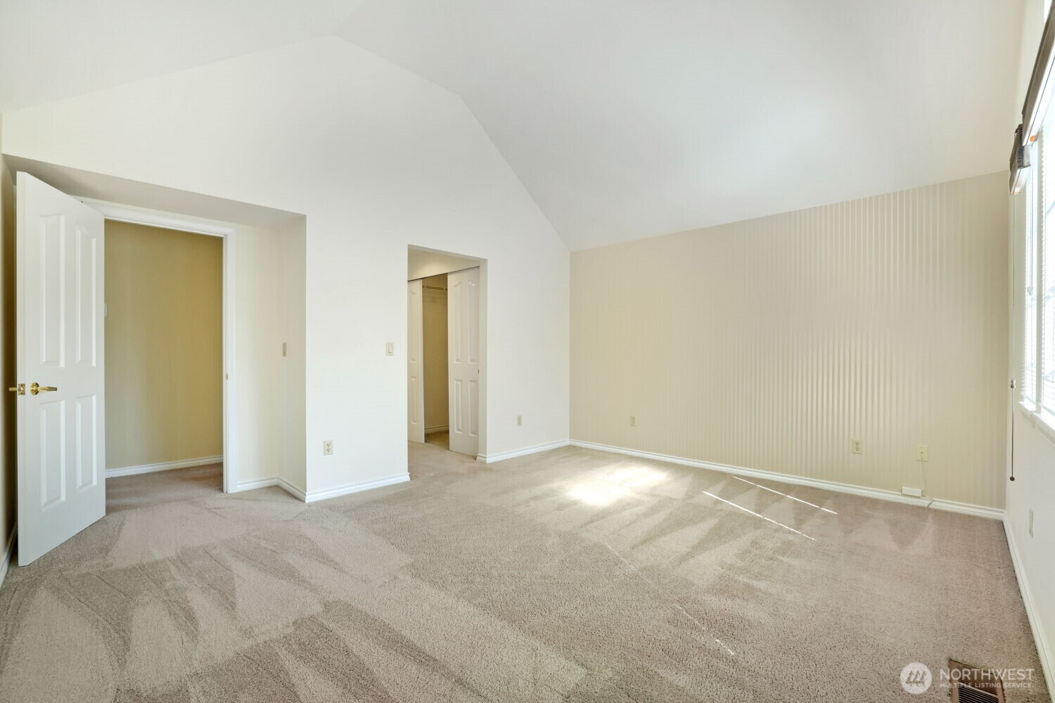 10063 Wallingford Avenue Property Photo 15