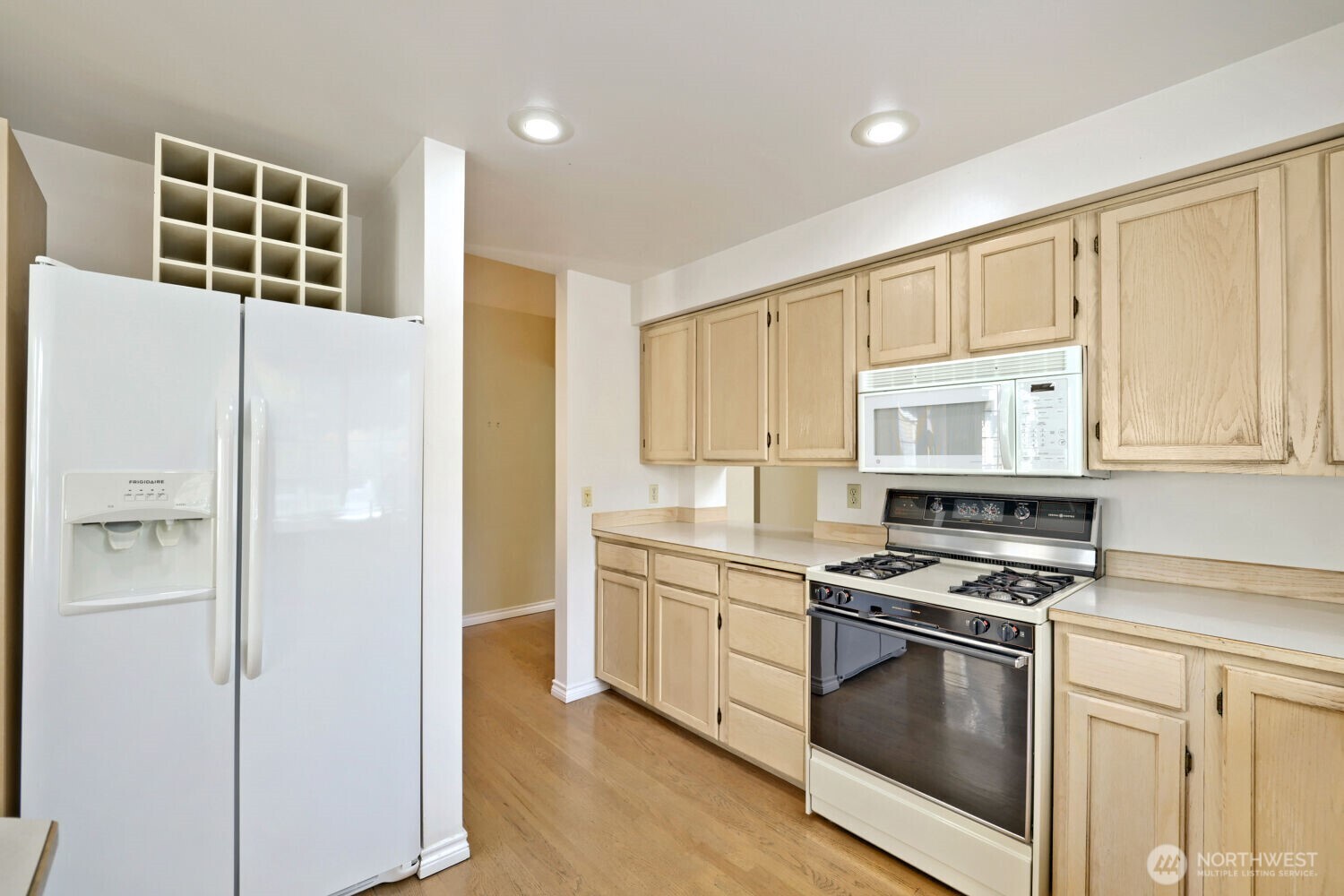 10063 Wallingford Avenue Property Photo 18