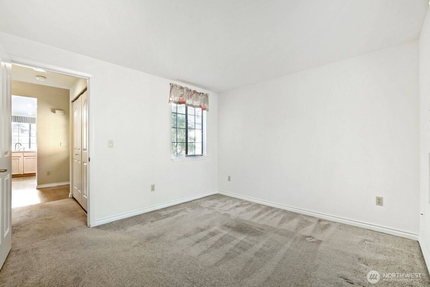 10063 Wallingford Avenue Property Photo 23